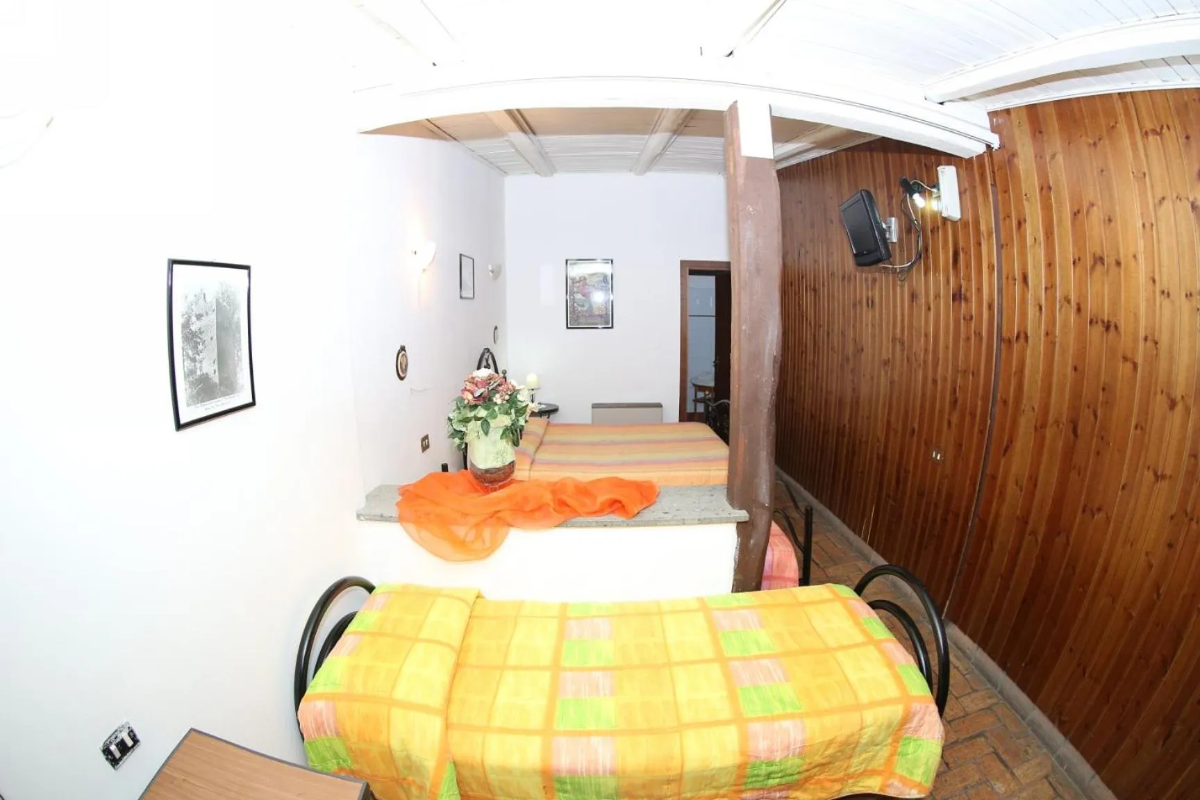 Property building, Bed in Agriturismo Monte Due Torri