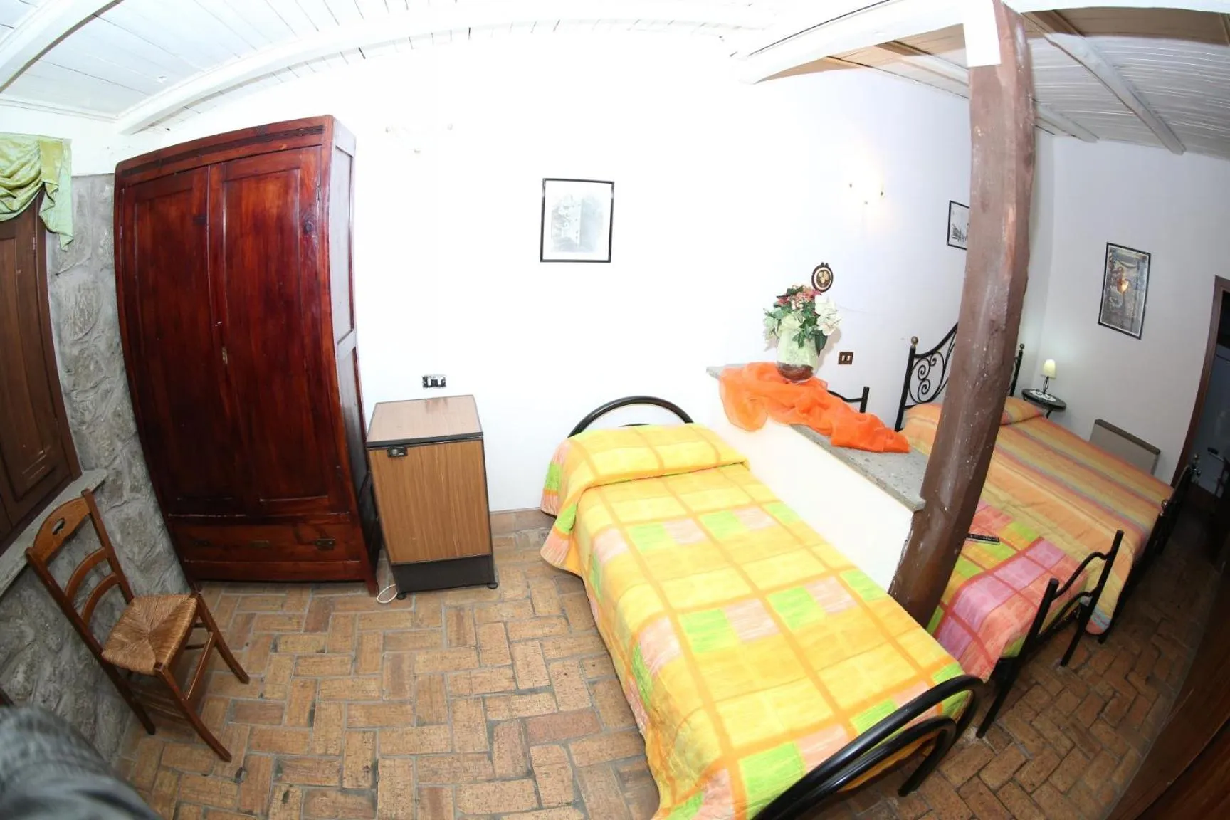 Property building, Bed in Agriturismo Monte Due Torri