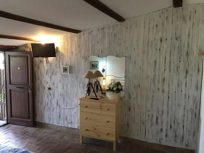 Decorative detail in Agriturismo Monte Due Torri