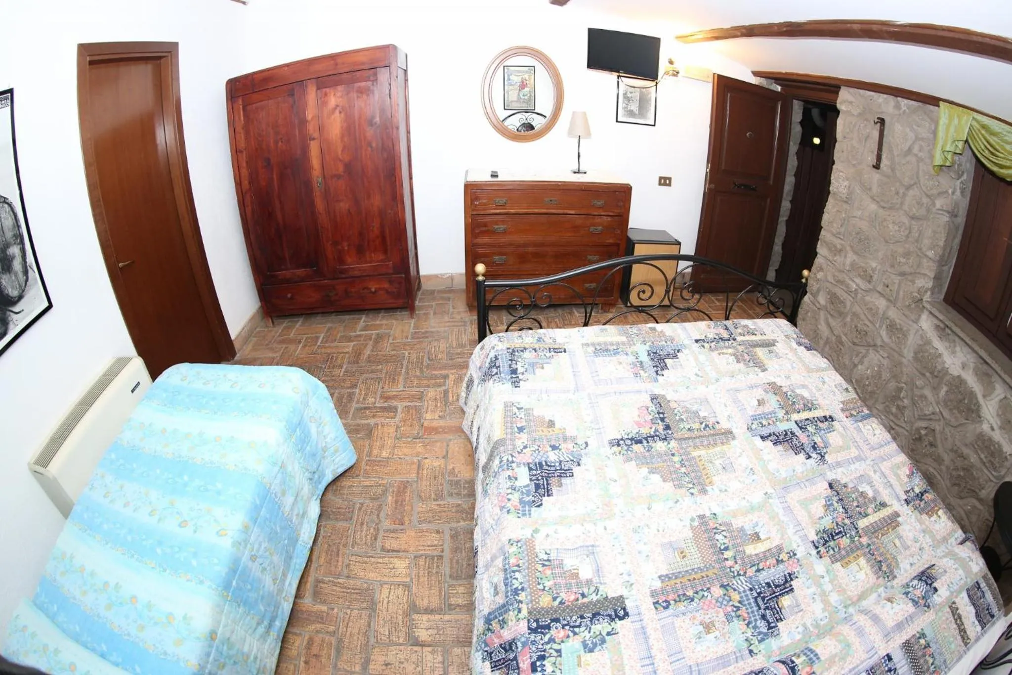 Property building, Bed in Agriturismo Monte Due Torri