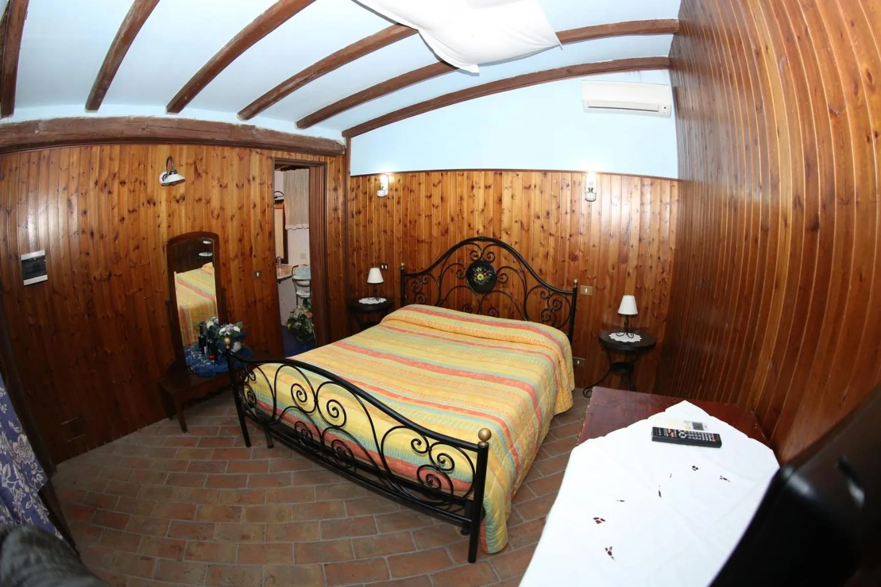 Property building, Bed in Agriturismo Monte Due Torri