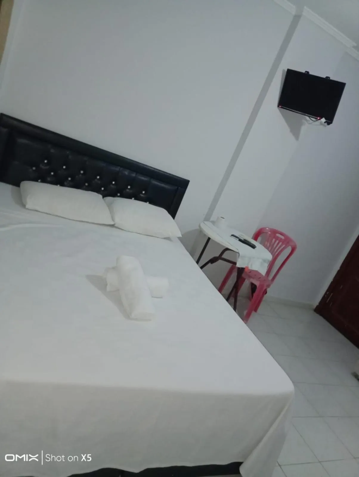 Communal lounge/ TV room, Bed in Duygu Otel Konaklama