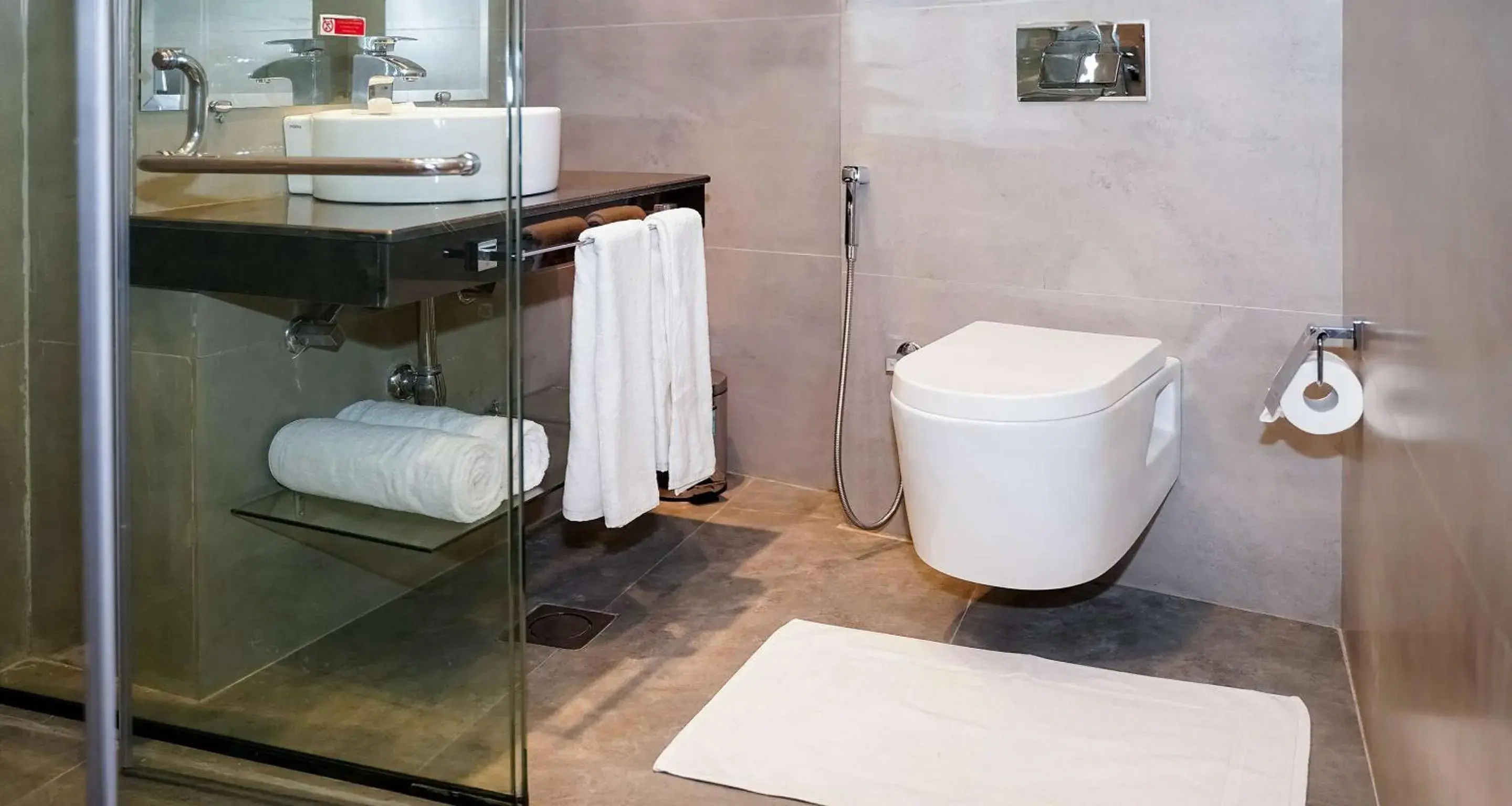 Deluxe Twin Room - Non-Smoking in Best Western Hotel Rawalpindi Central Deluxe Twin Room - Non-Smoking in Best Western Hotel Rawalpindi Central