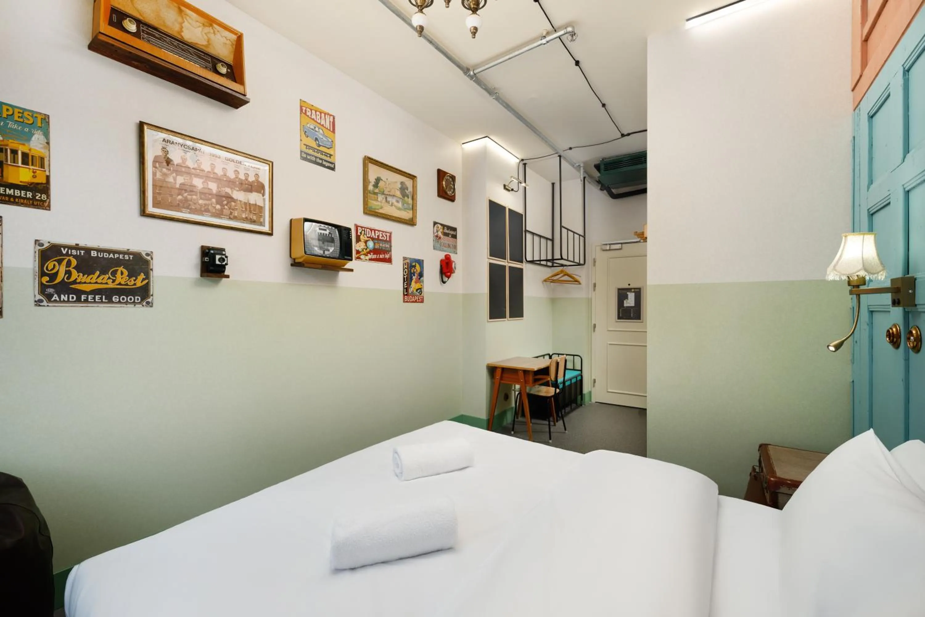 Bedroom, Bed in JO&JOE Budapest