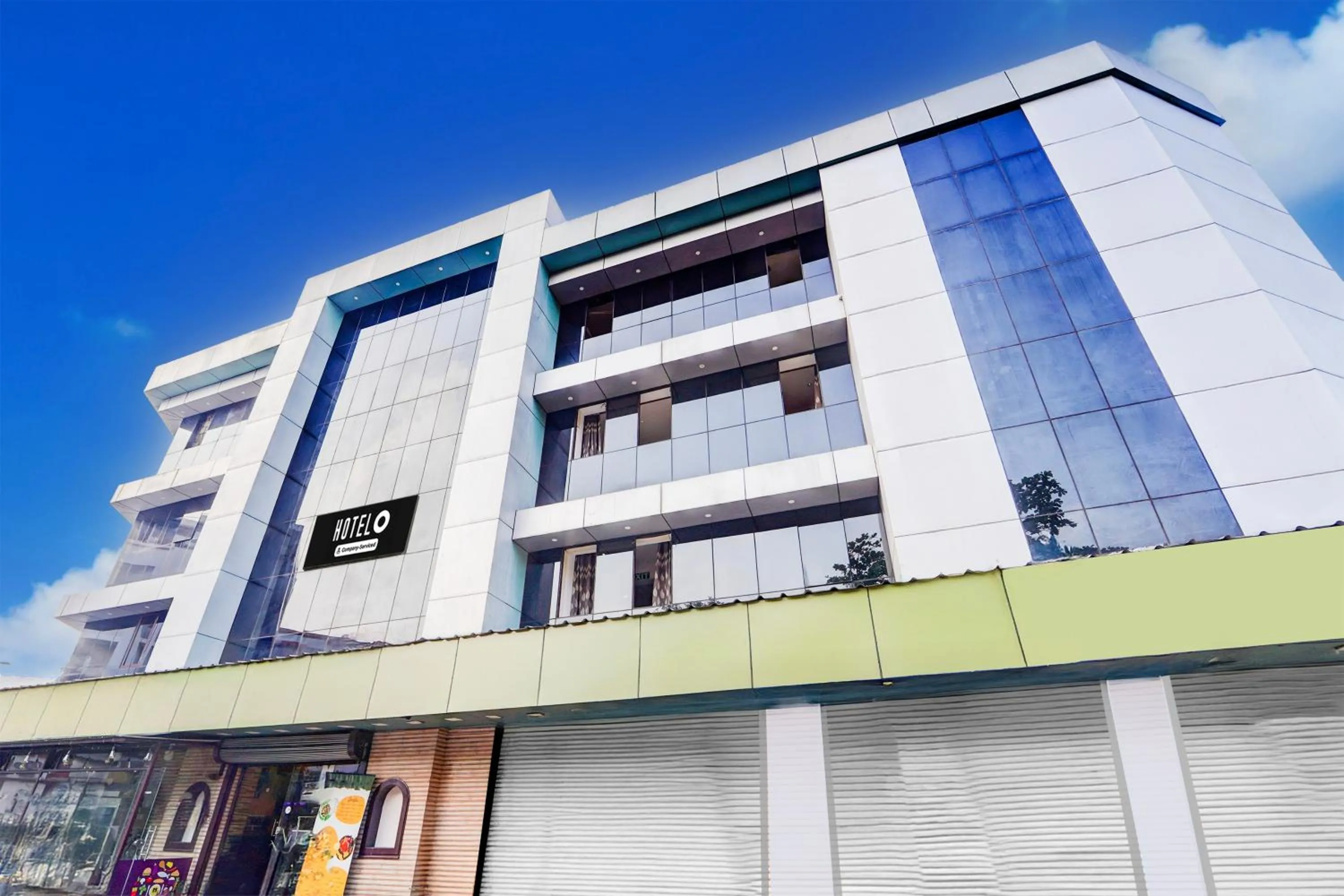 Facade/entrance in Super Hotel O DH Road Ernakulam