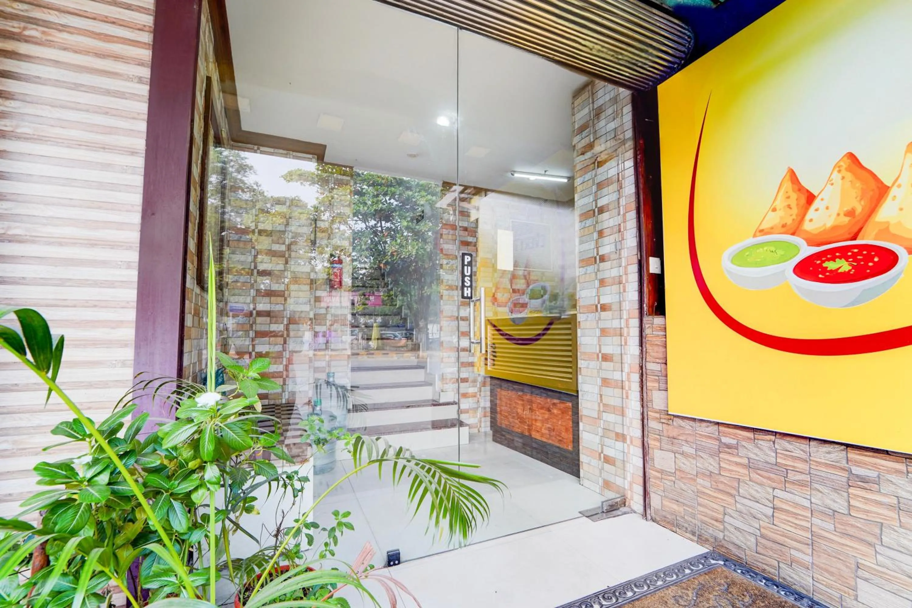 Facade/entrance in Super Hotel O DH Road Ernakulam