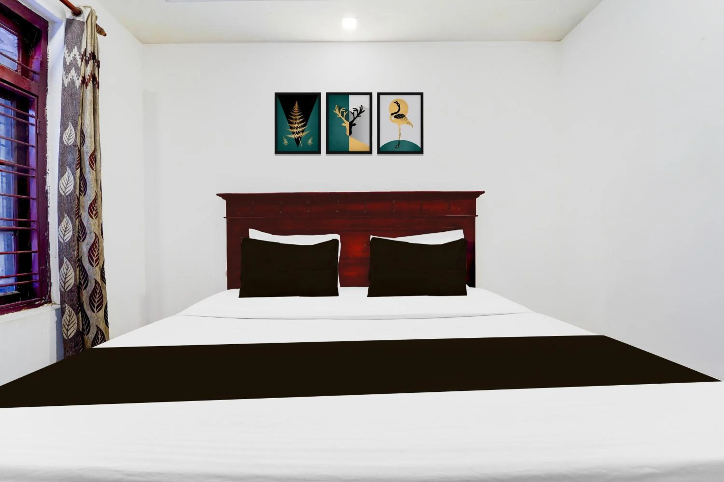 Bedroom, Bed in Super Hotel O DH Road Ernakulam