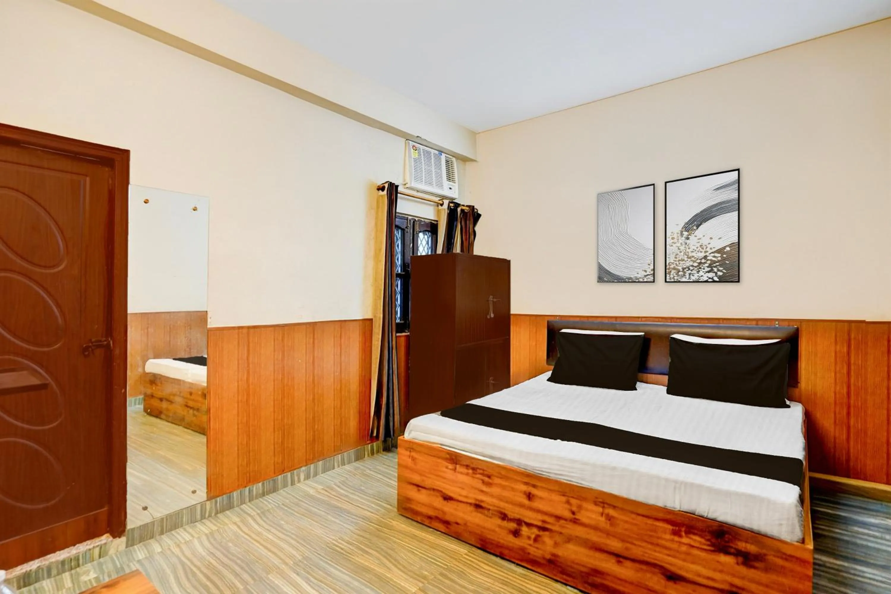 Super Hotel O Dehradun City Centre