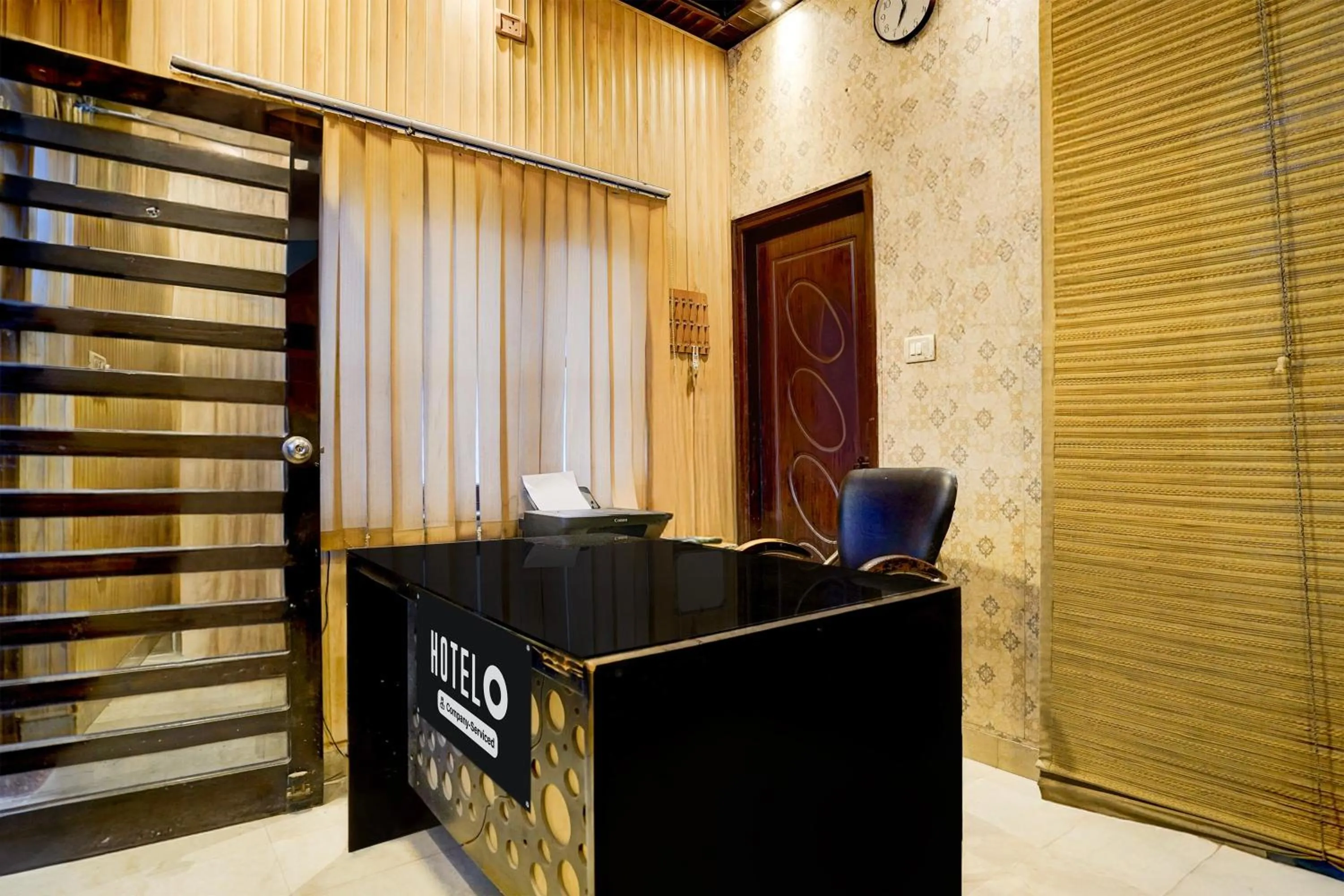 Lobby or reception in Hotel O Dehradun City Centre