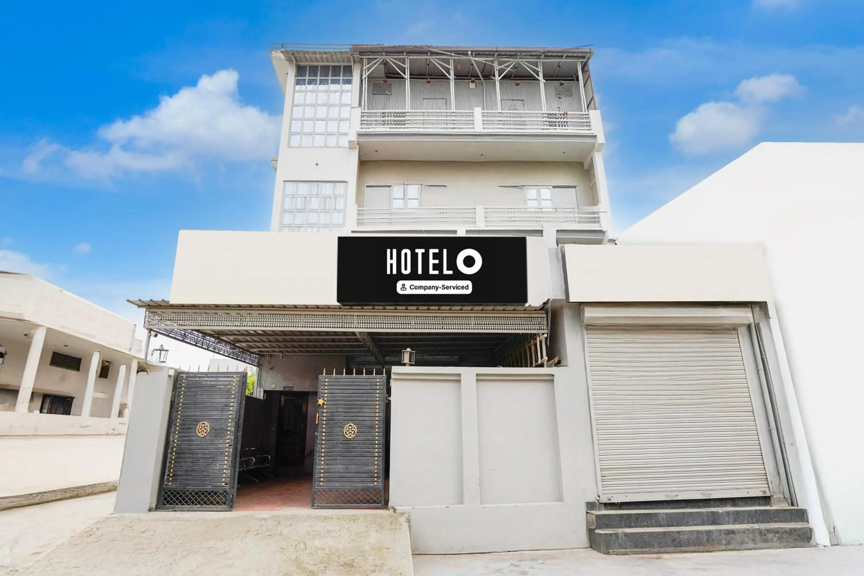 Facade/entrance in Hotel O Dehradun City Centre