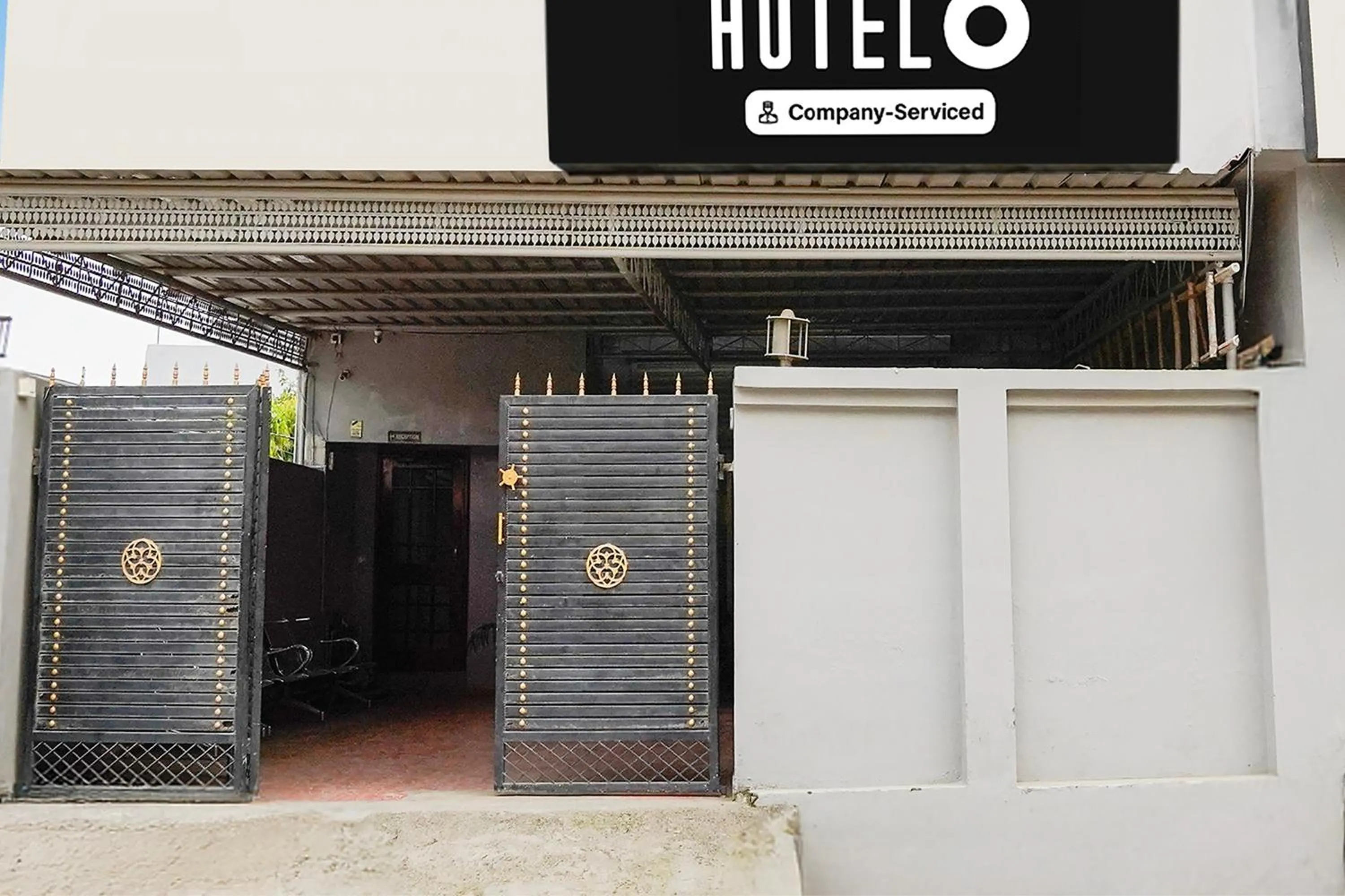 Facade/entrance in Hotel O Dehradun City Centre