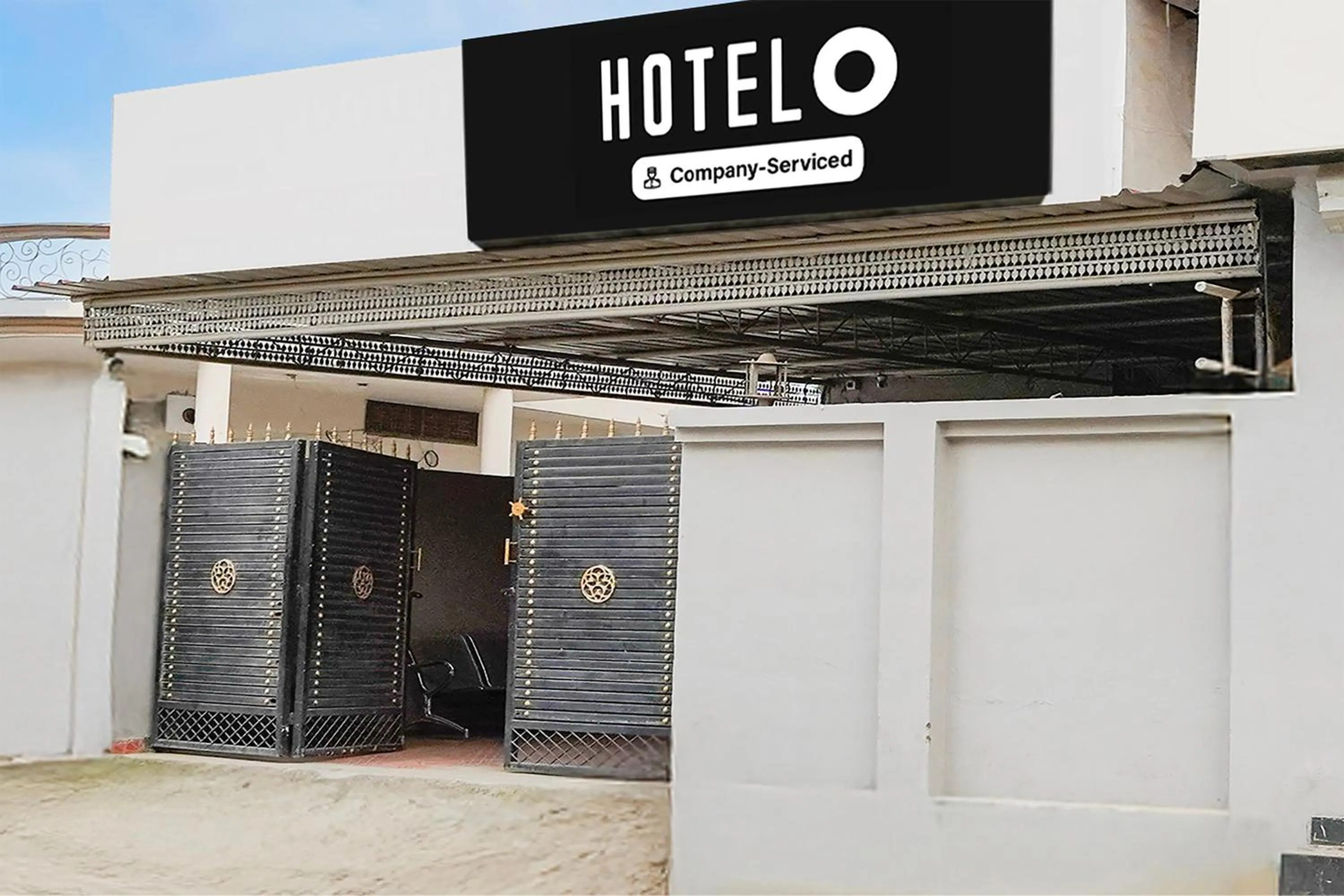 Facade/entrance in Super Hotel O Dehradun City Centre