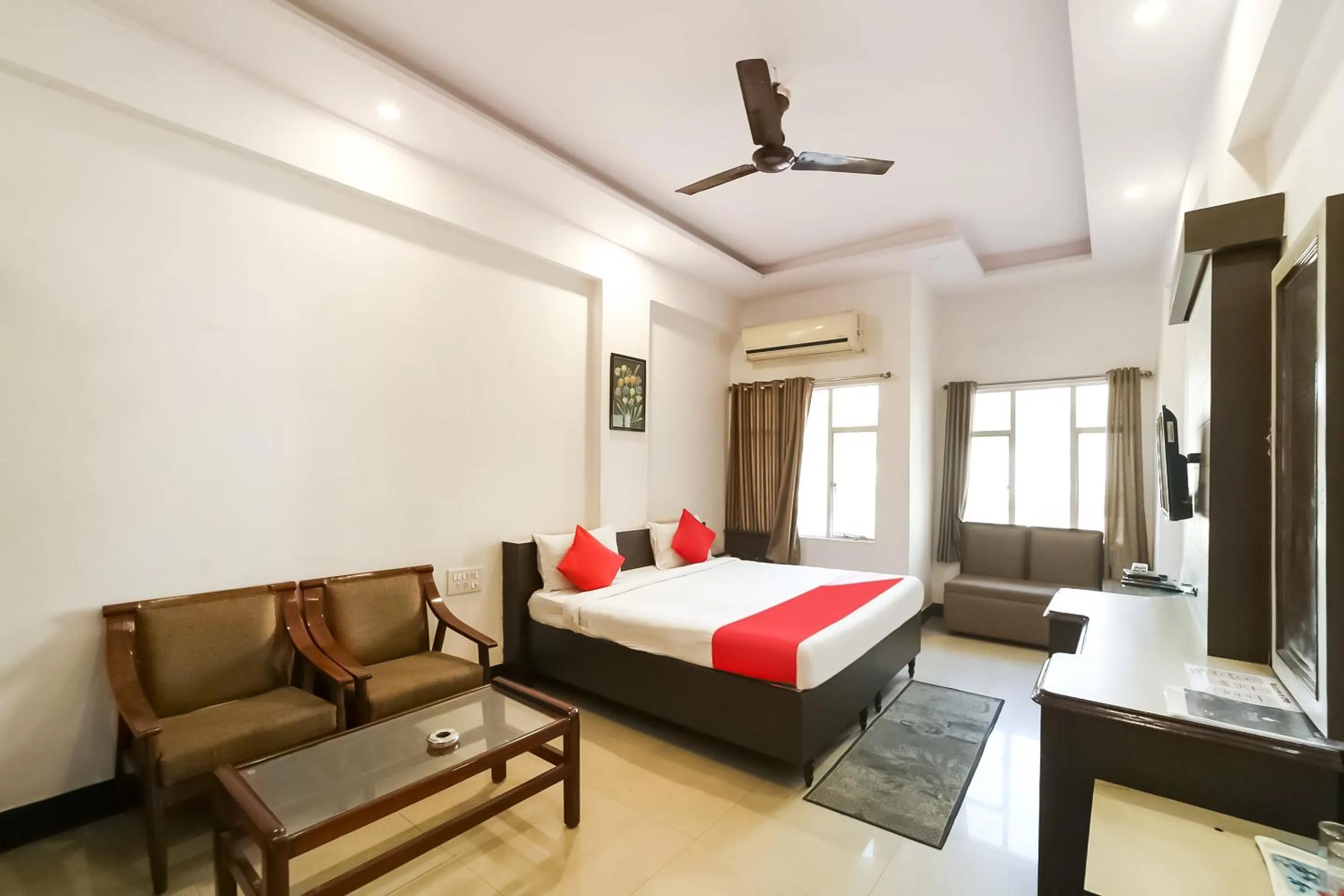 Bedroom, Bed in Hotel Utsav