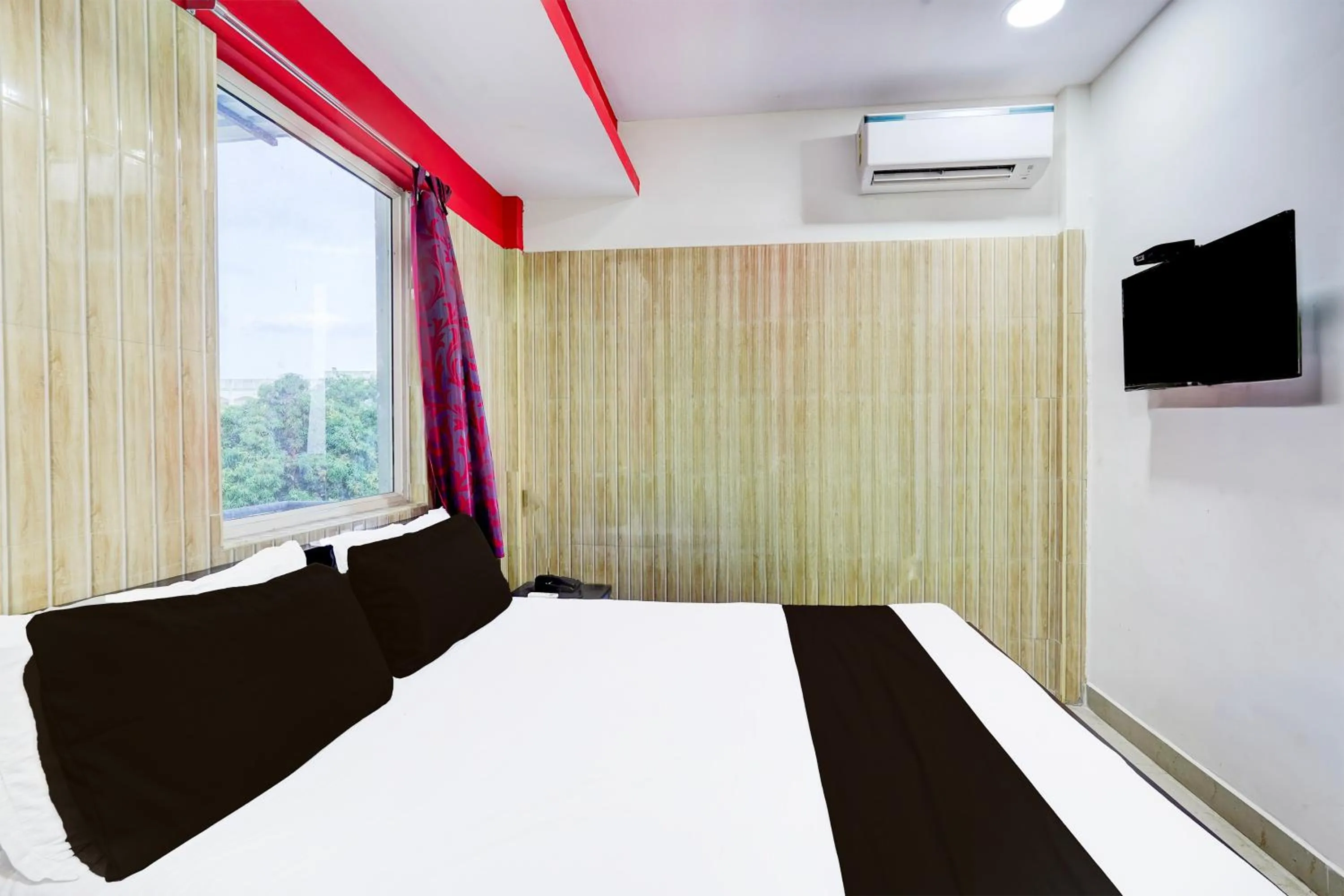 Bedroom, Bed in Super Collection O Kelambakkam Near Chettinad Hospital