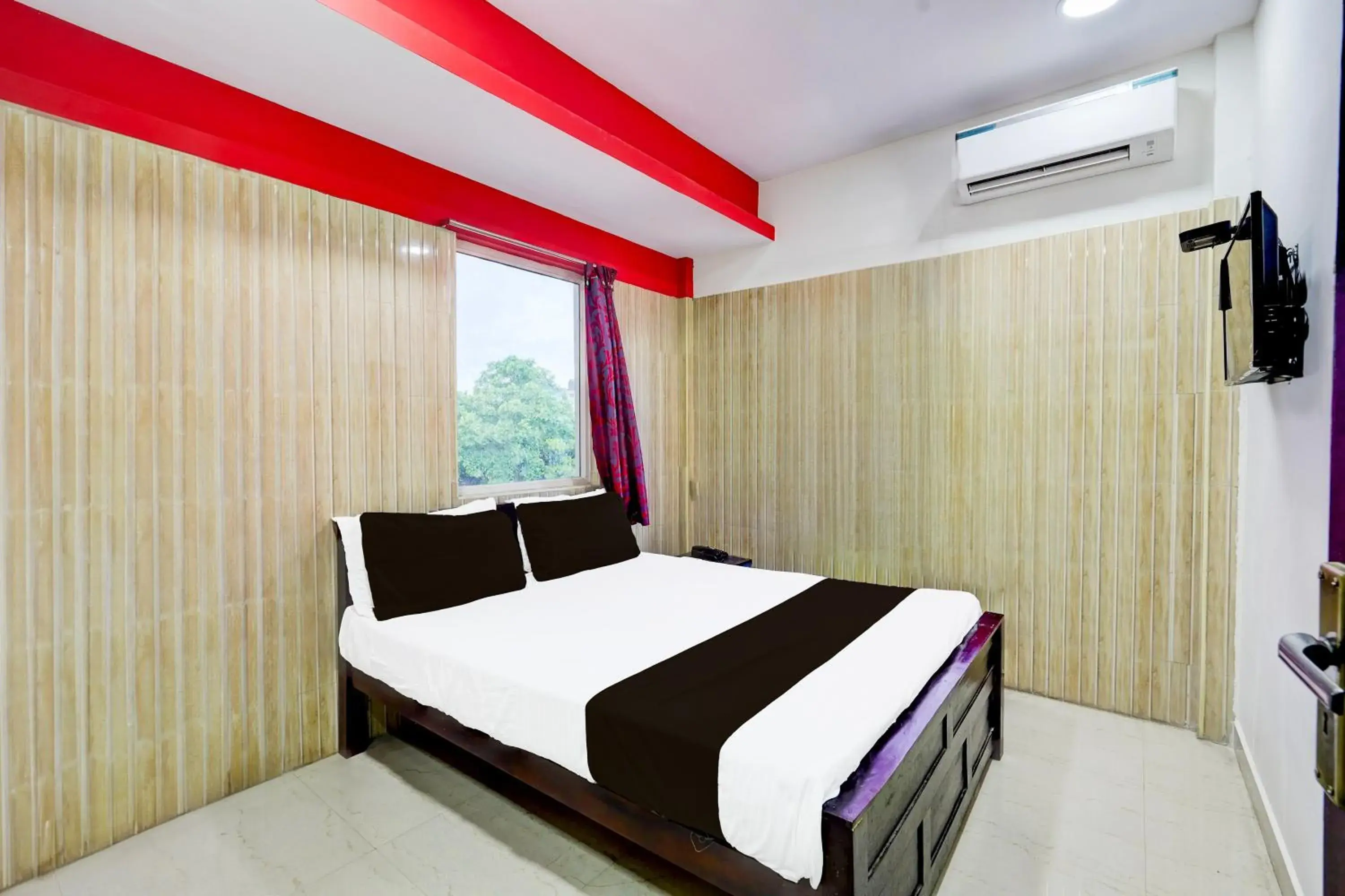 Bedroom, Bed in Super Collection O Kelambakkam Near Chettinad Hospital Bedroom, Bed in Super Collection O Kelambakkam Near Chettinad Hospital