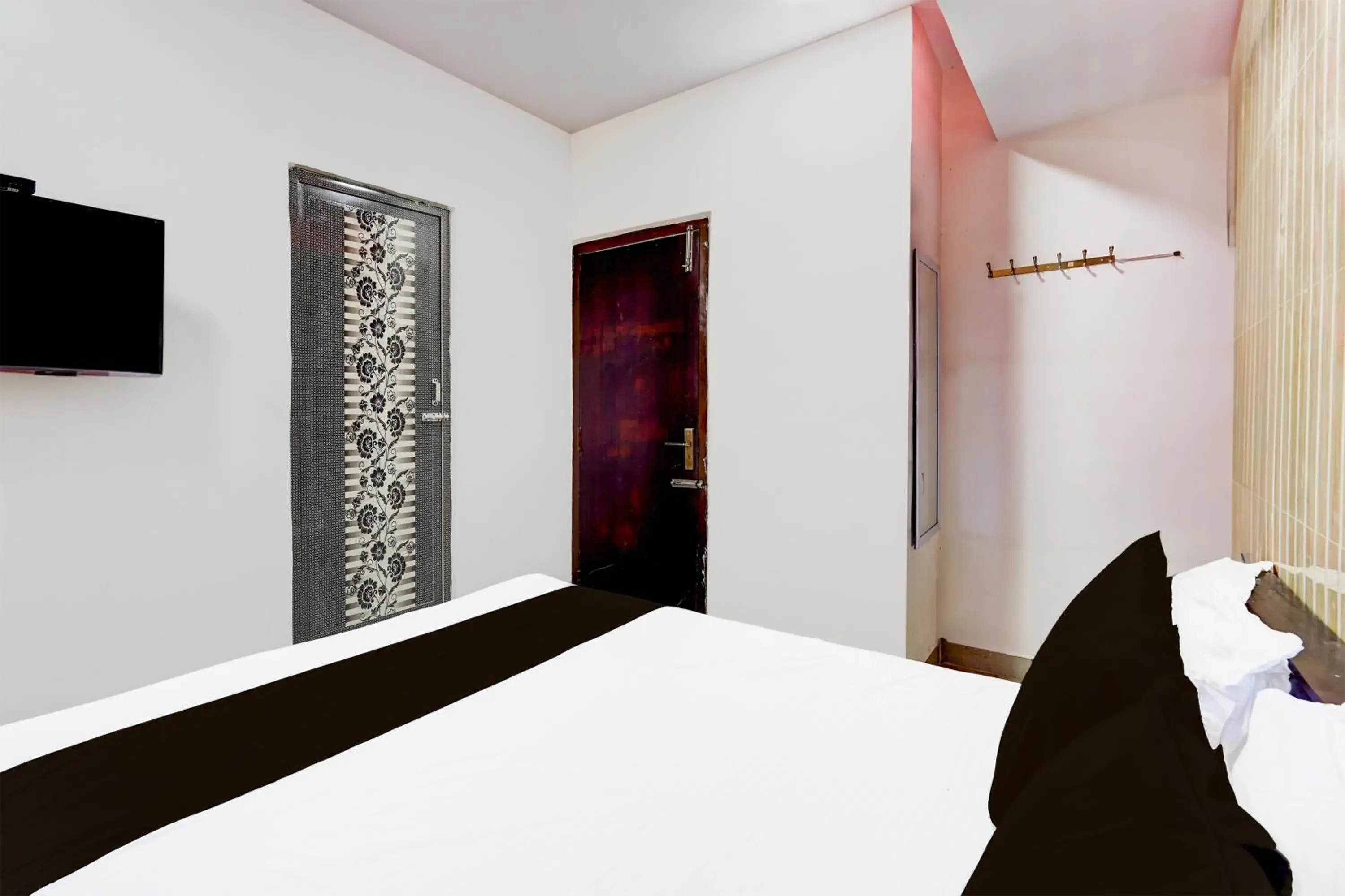 Bedroom, Bed in Super Collection O Kelambakkam Near Chettinad Hospital Bedroom, Bed in Super Collection O Kelambakkam Near Chettinad Hospital