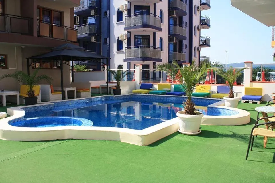 Mirage Family Hotel