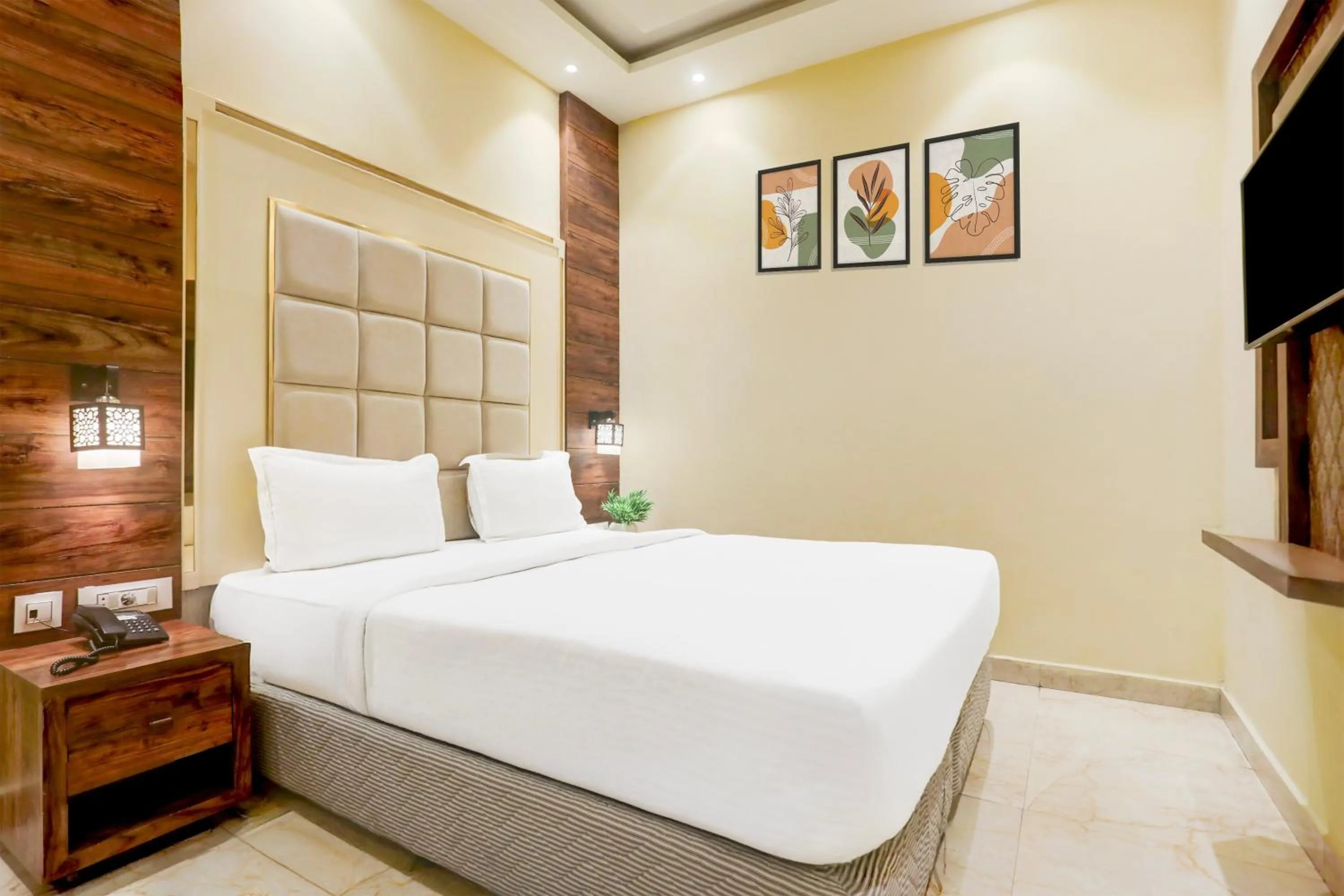 Palette by CheckIn Patliputra Colony Formerly The Aurum