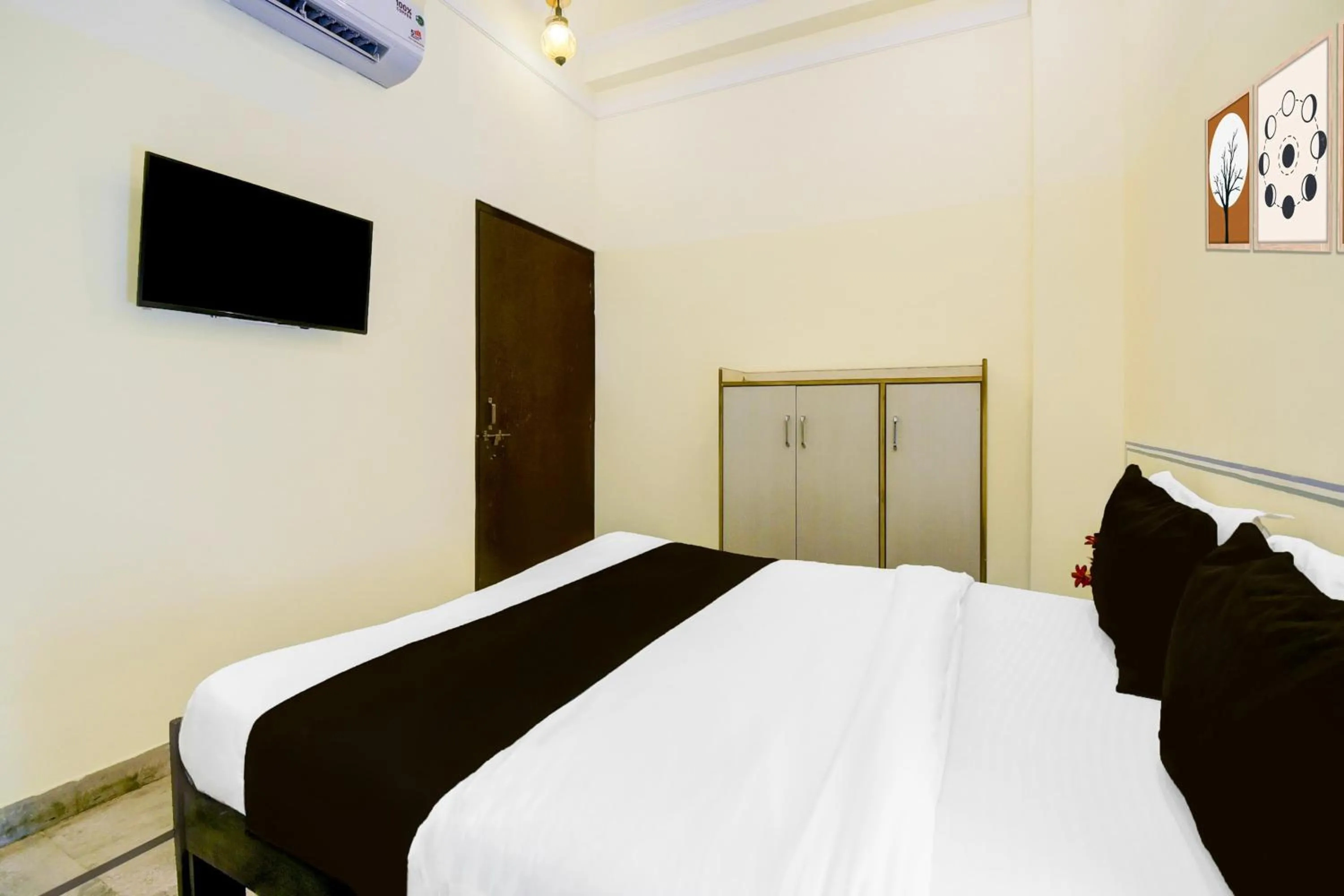 Classic Triple Room - single occupancy in Super Hotel O Sikar Road Jaipur Formerly Garg Niwas