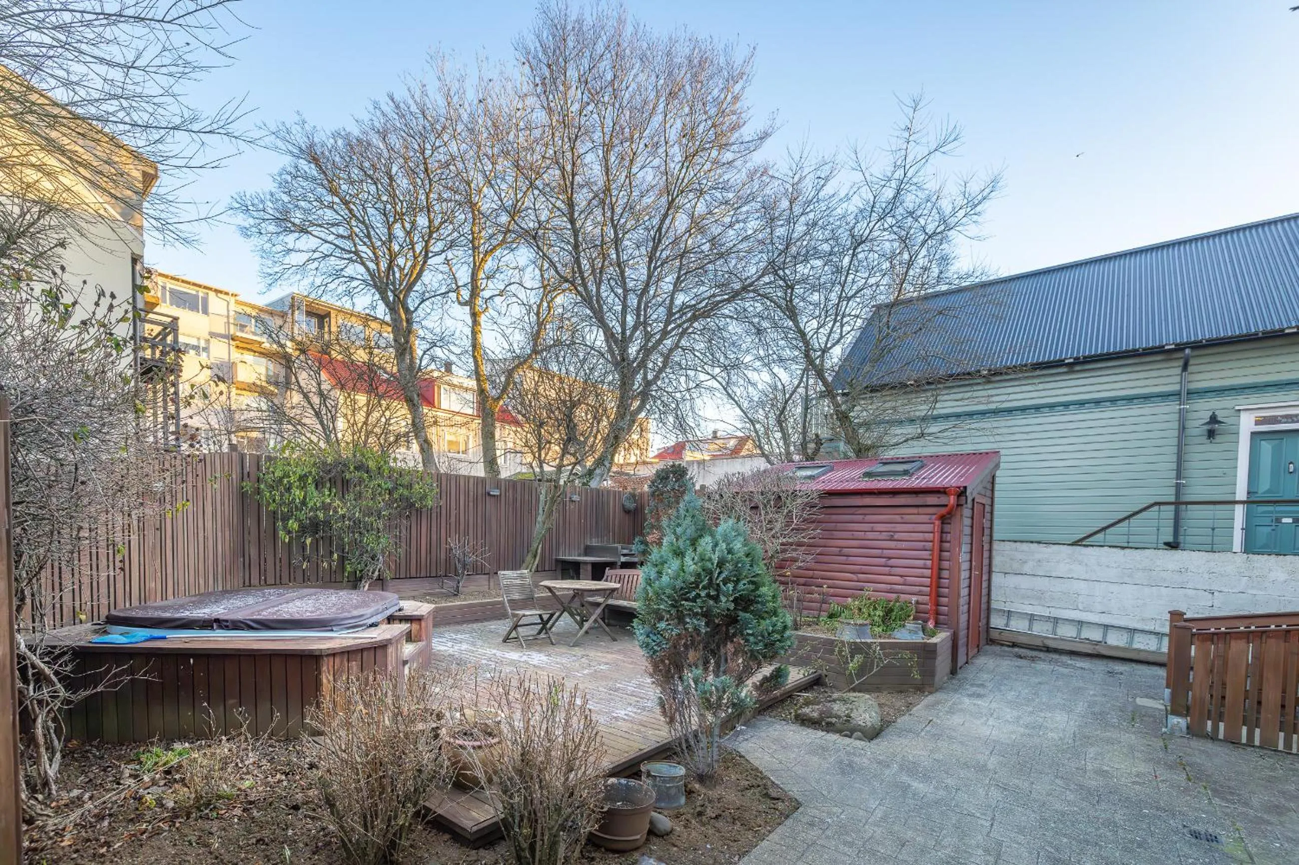 Garden in Downtown Reykjavík Baldursbrá Guesthouse