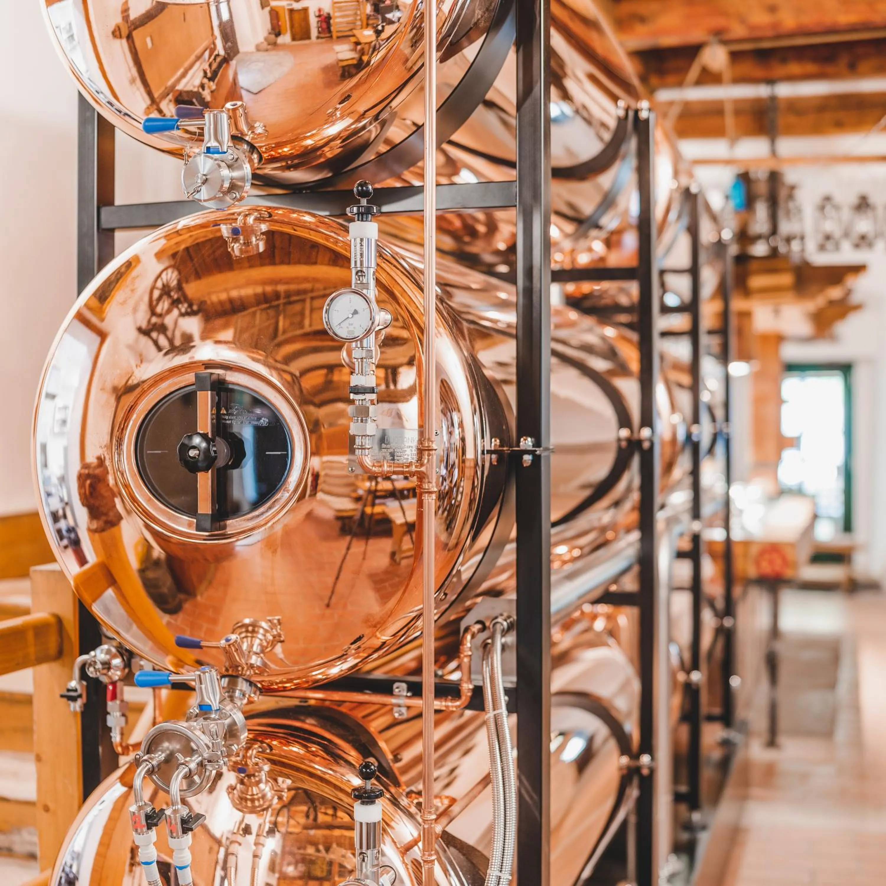 Restaurant/places to eat in Mill Apartments