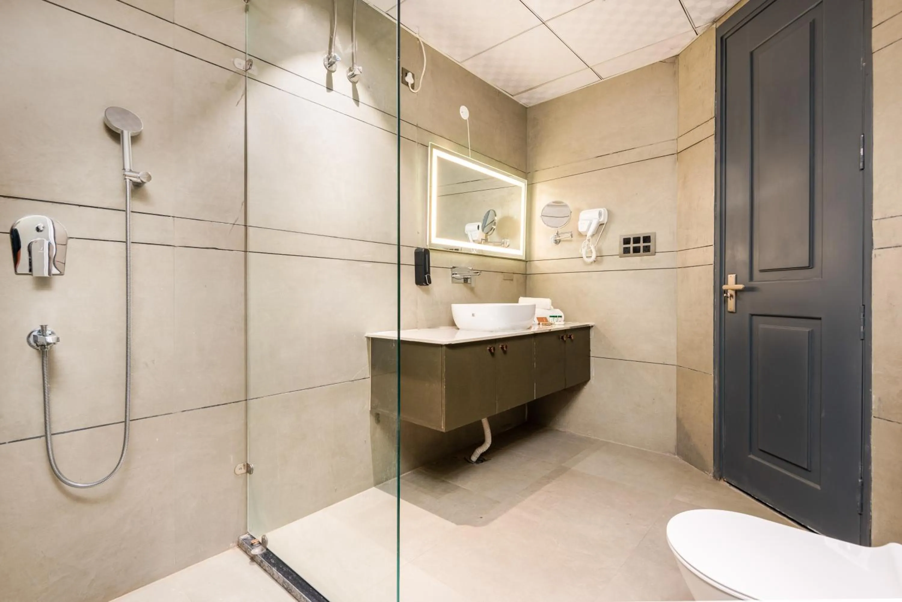 Bathroom in DLS Divine River Resort and Spa, Rishikesh