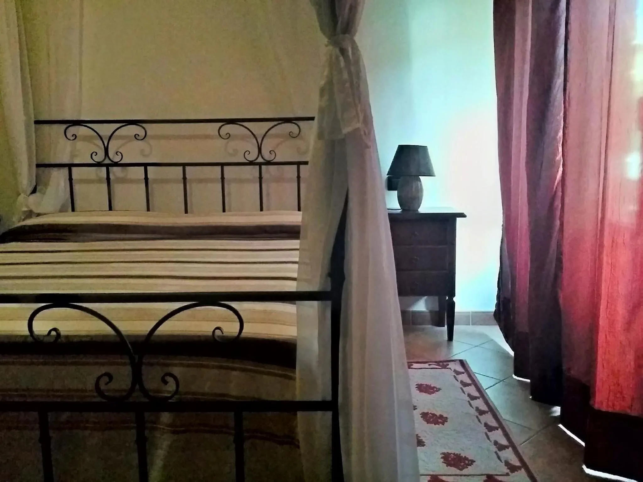 Decorative detail, Bed in Managheri Wine Bar