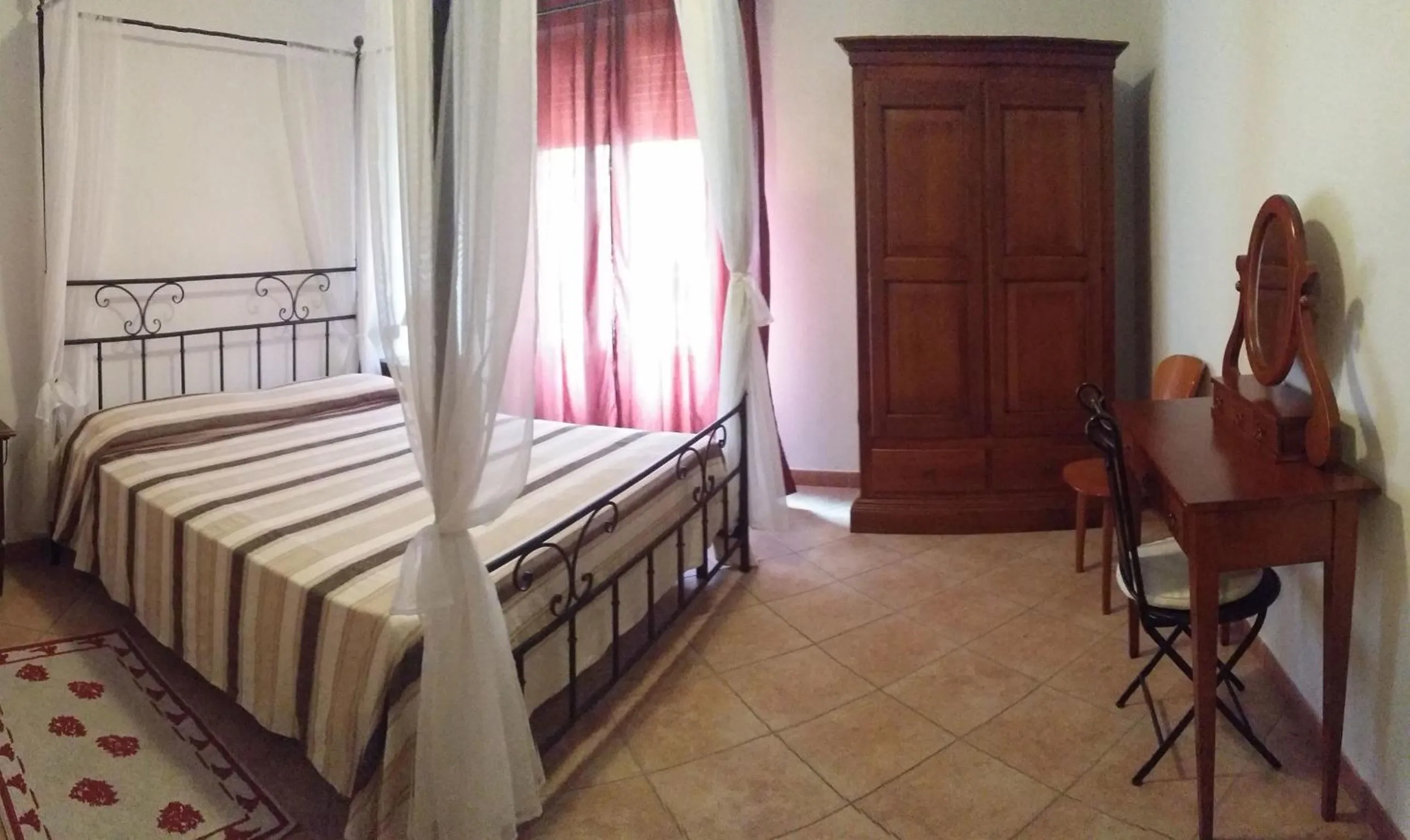 Photo of the whole room, Bed in Managheri Wine Bar
