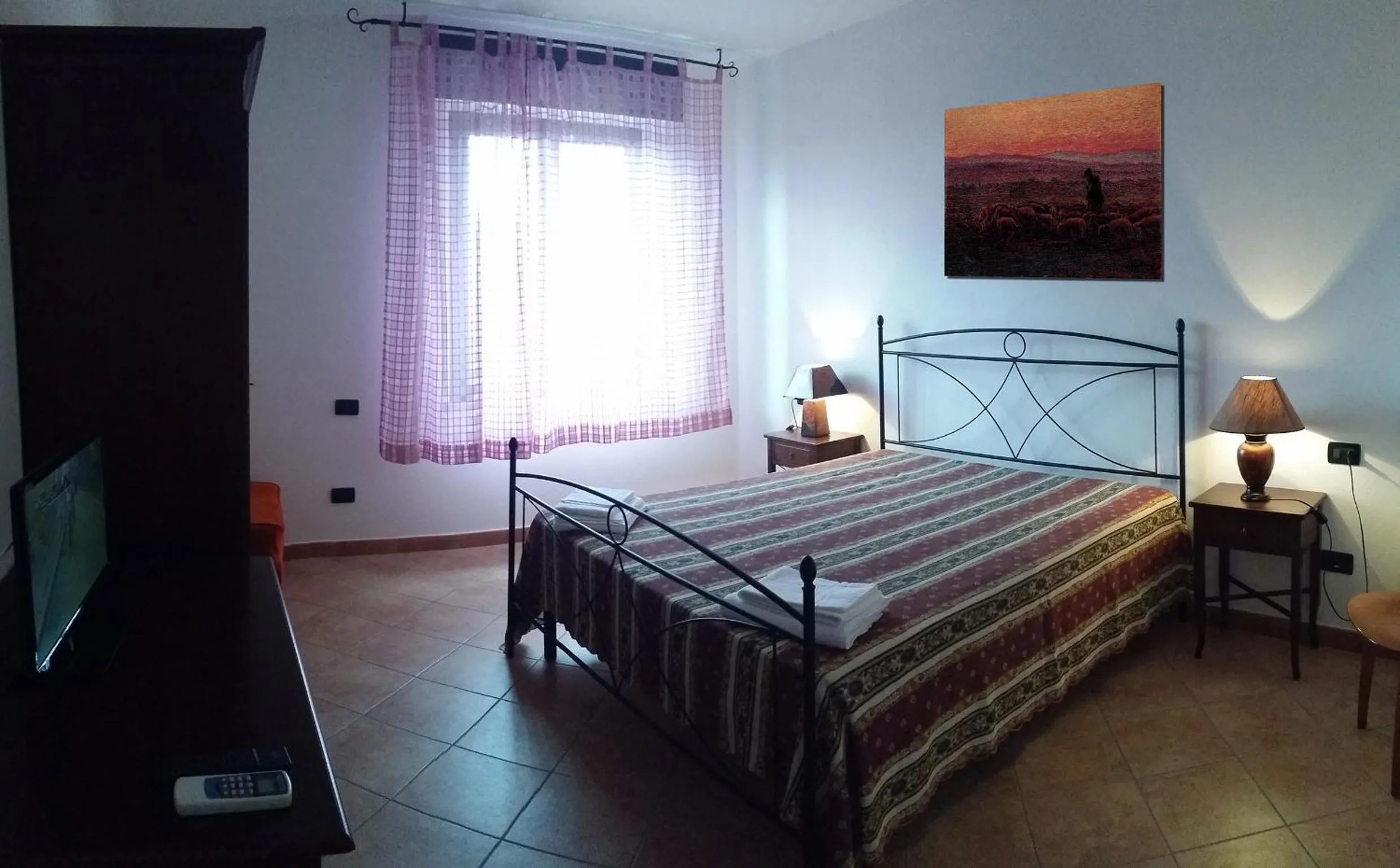 Photo of the whole room, Bed in Managheri Wine Bar