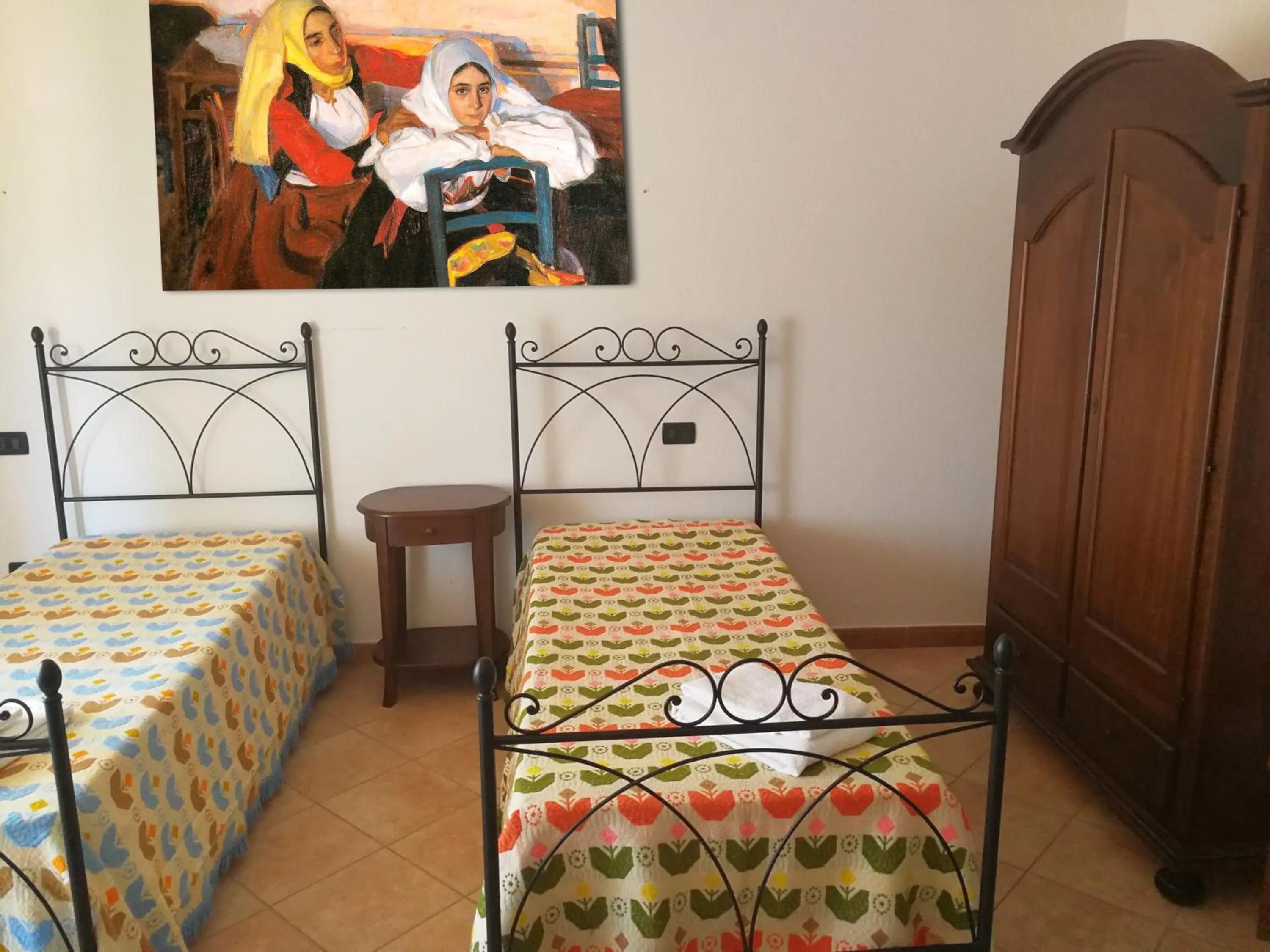 Photo of the whole room, Bed in Managheri Wine Bar