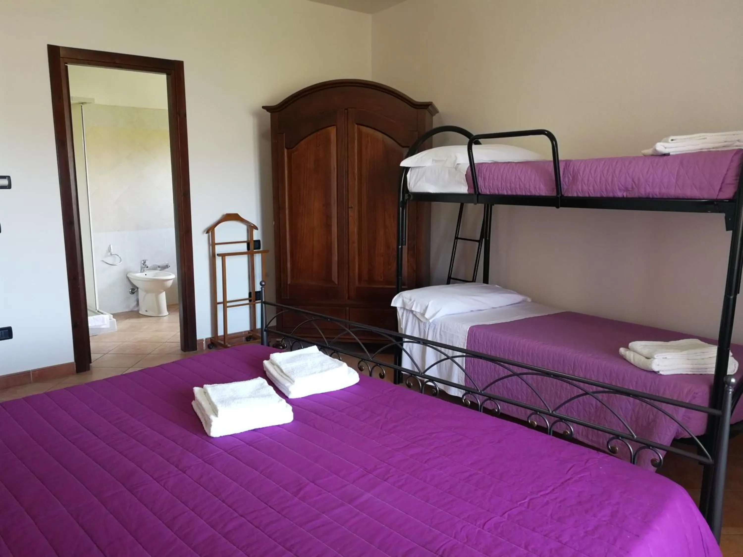 Photo of the whole room, Bed in Managheri Wine Bar
