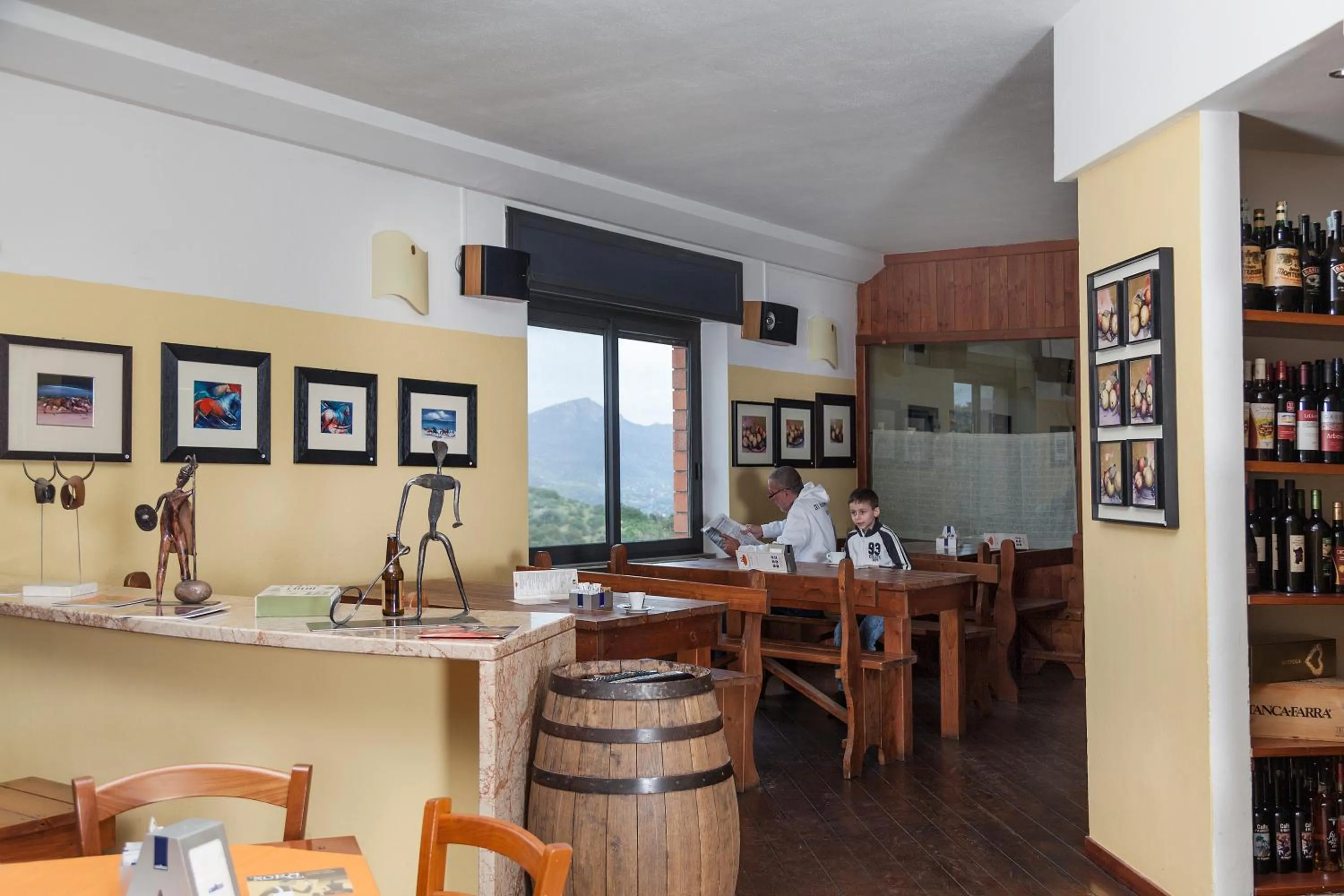 Lounge or bar in Managheri Wine Bar