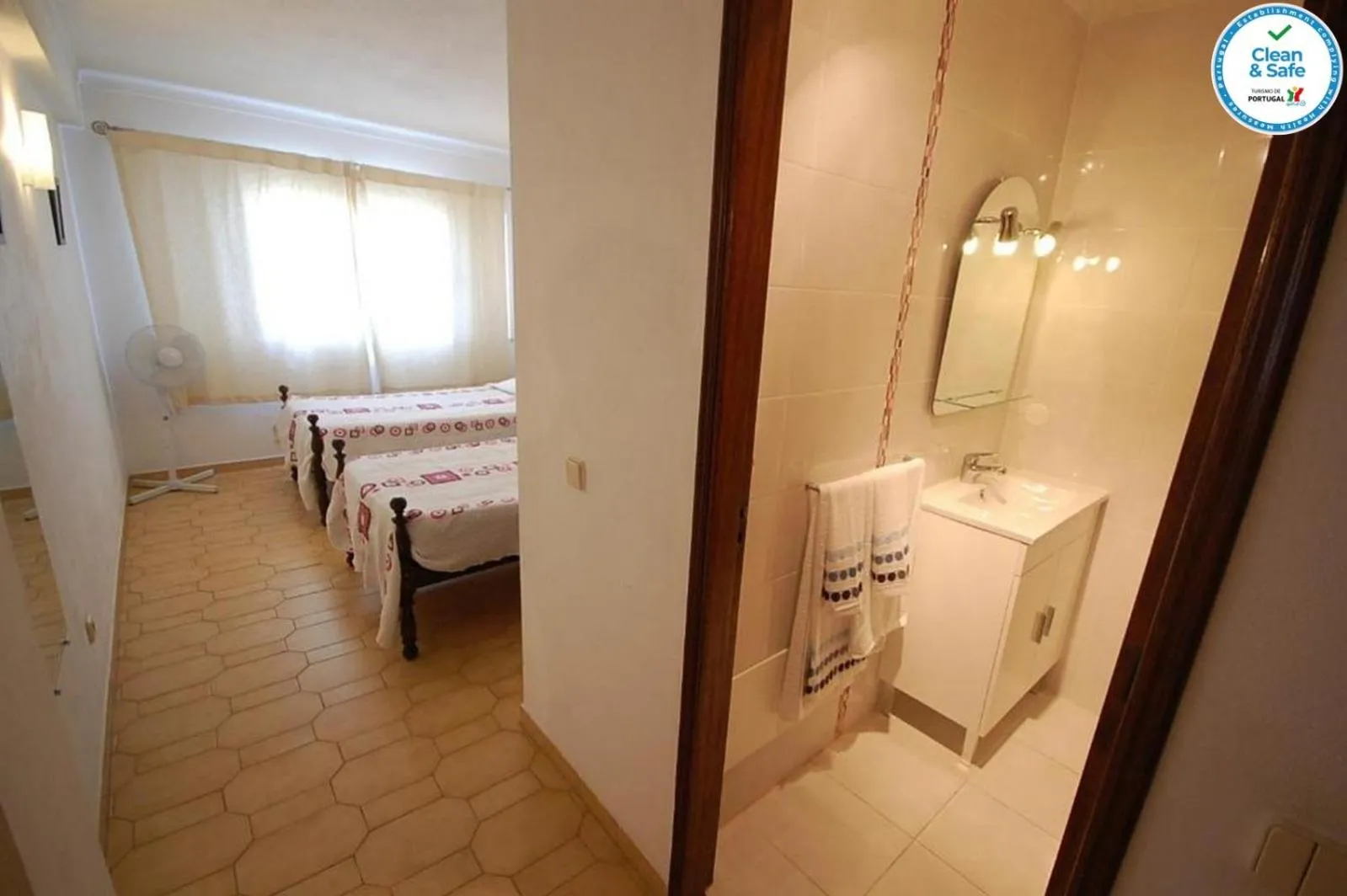 Bathroom, Bed in Solar dos Vilarinhos - By bedzy