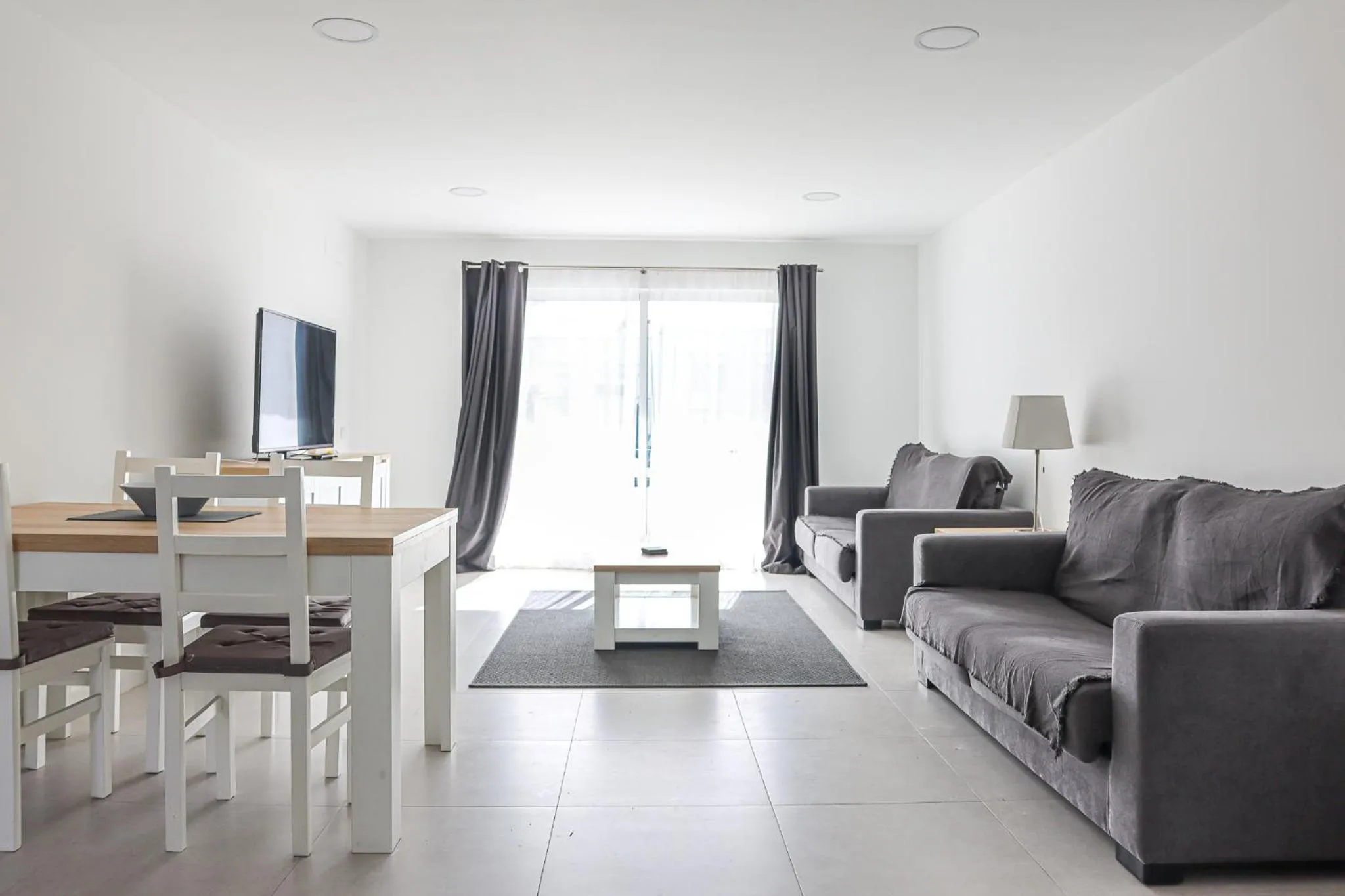 Communal lounge/ TV room in Solar dos Vilarinhos - By bedzy