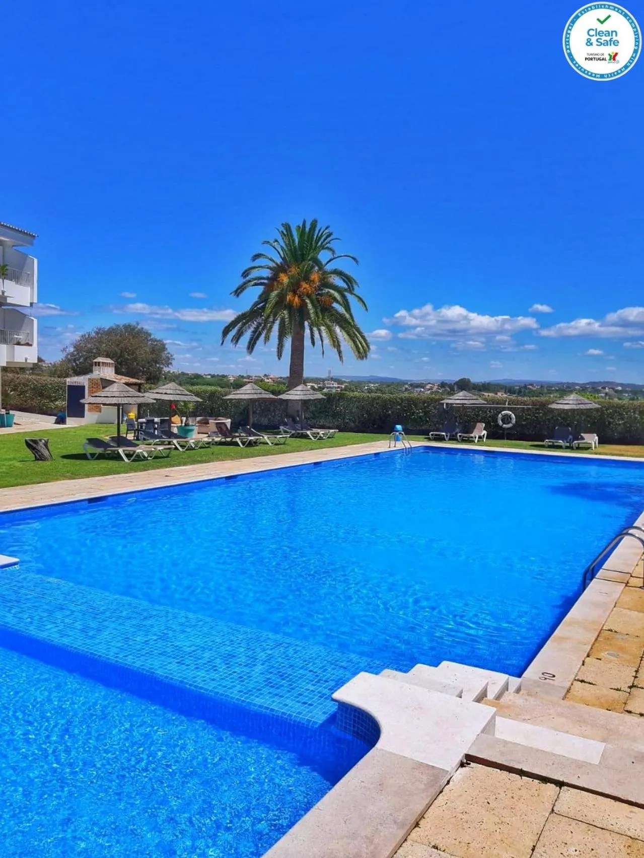 Property building in Solar dos Vilarinhos - By bedzy