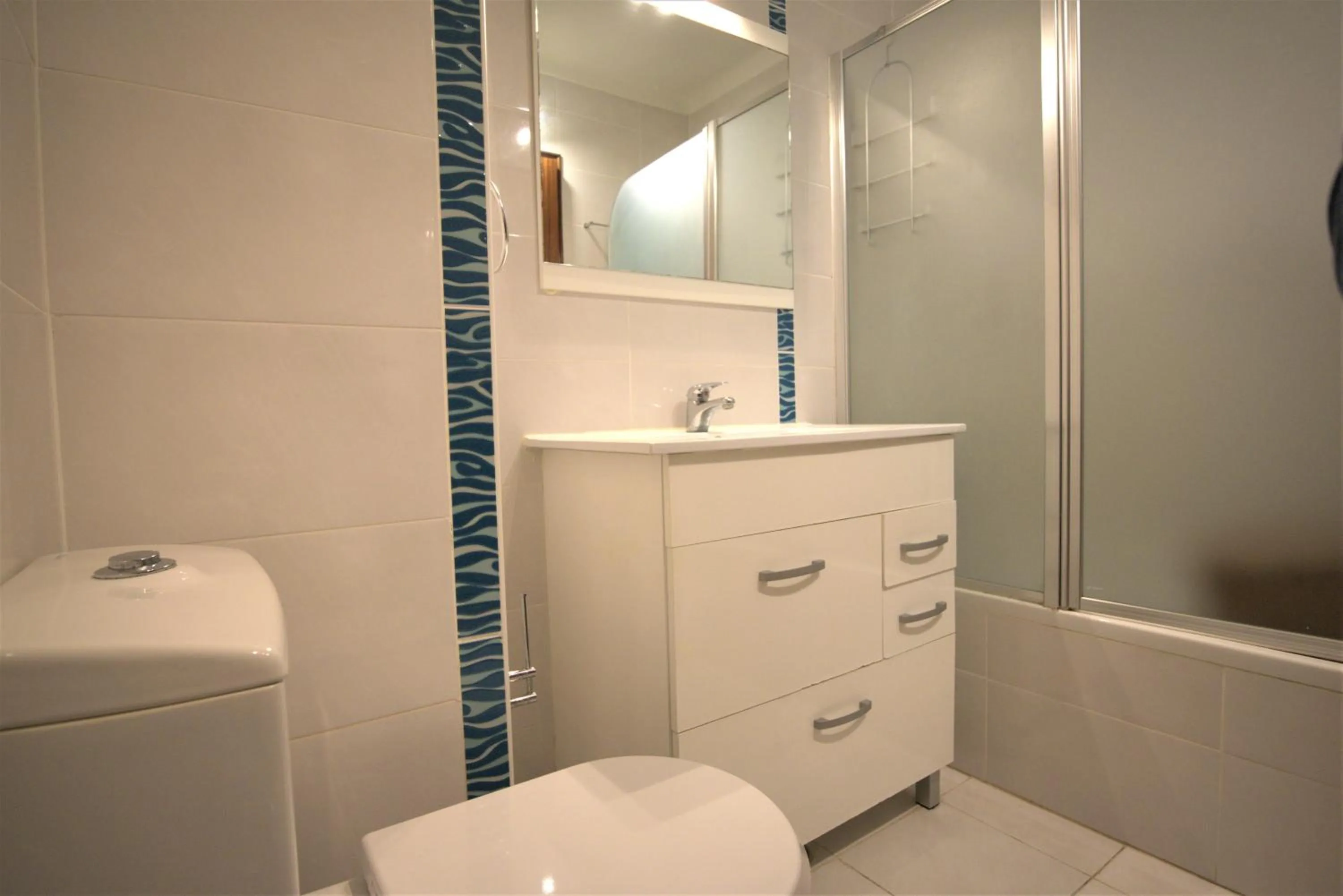 Bathroom in Solar dos Vilarinhos - By bedzy