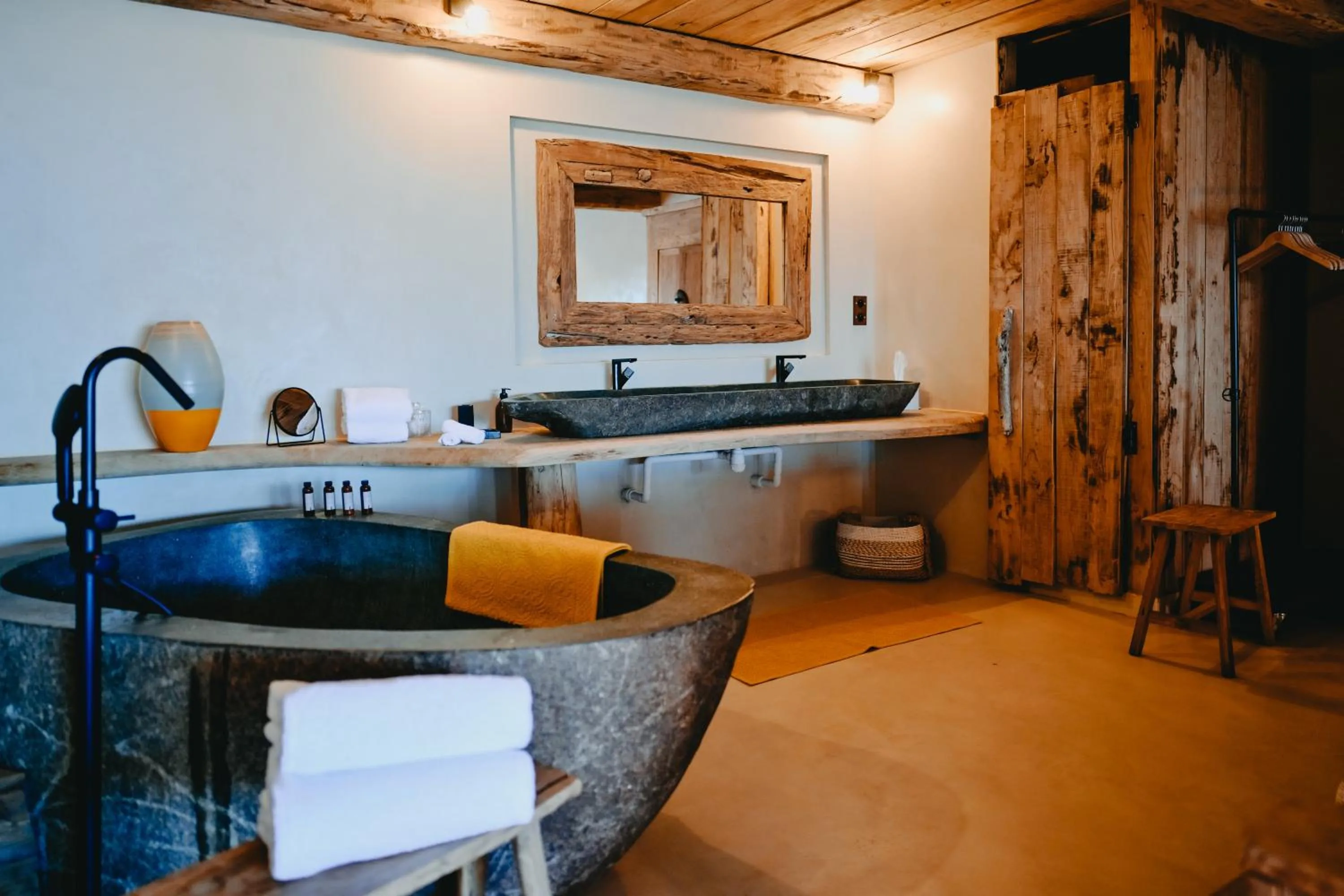 Bathroom in Lagnonu