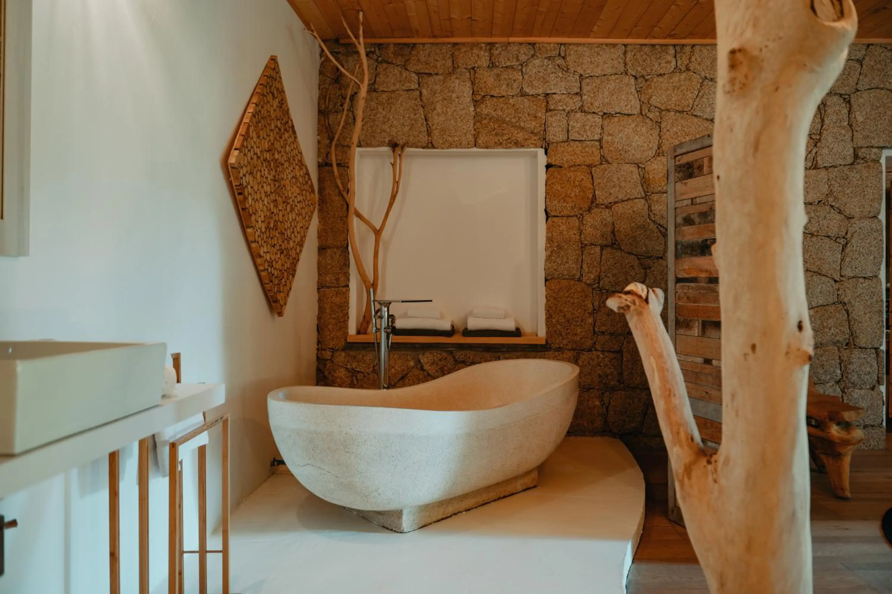 Bathroom in Lagnonu