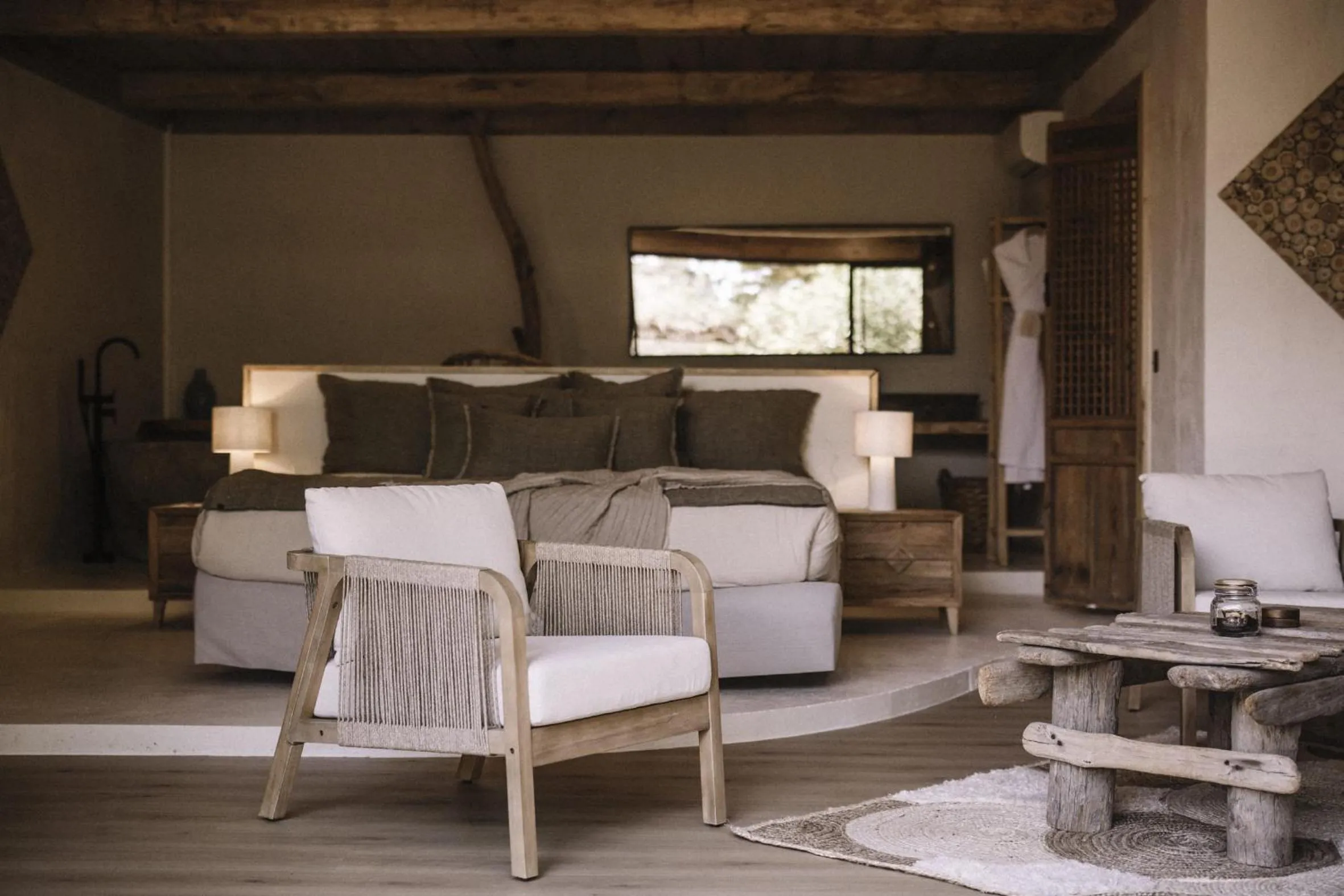 Seating area in Lagnonu