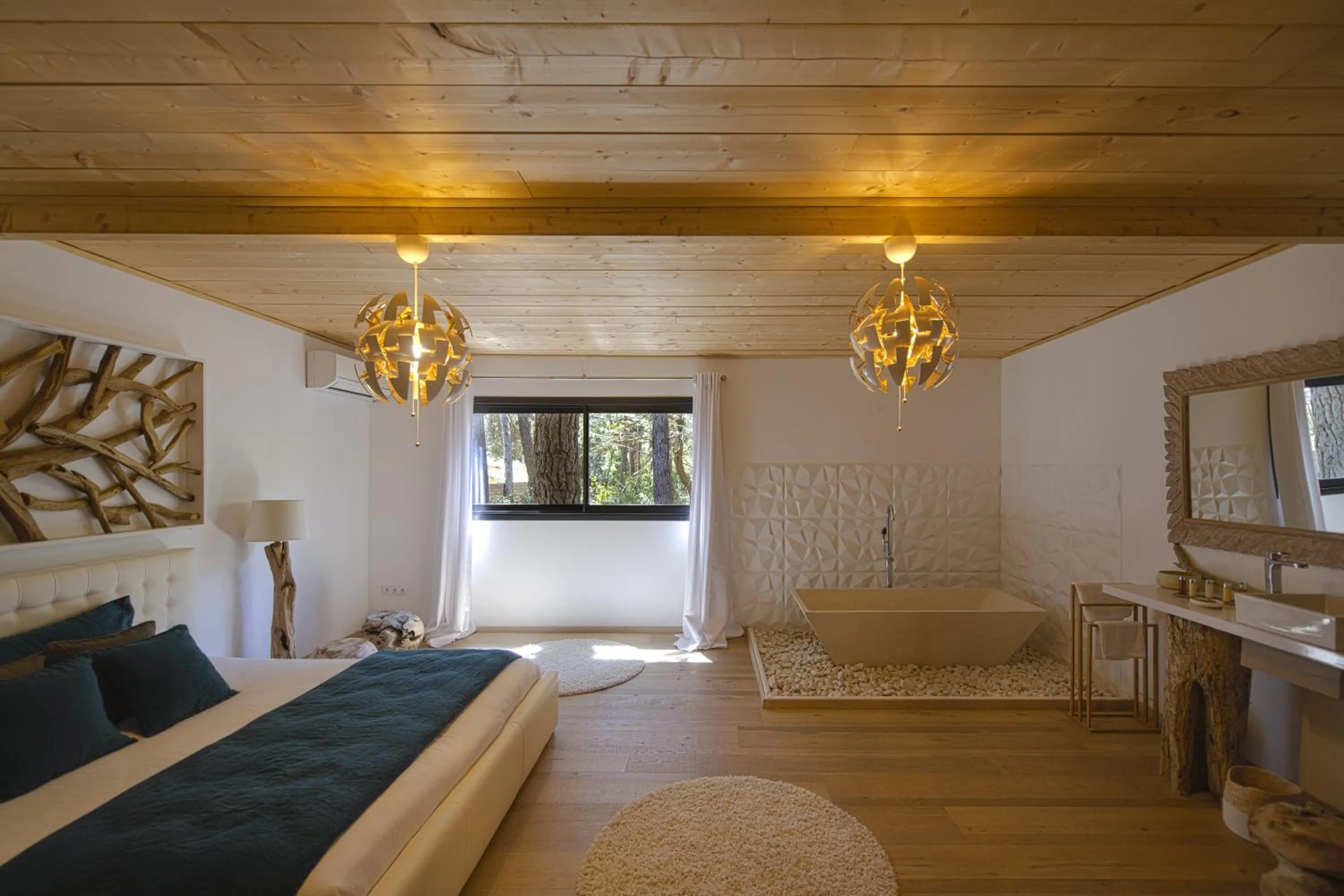 Bed in Lagnonu