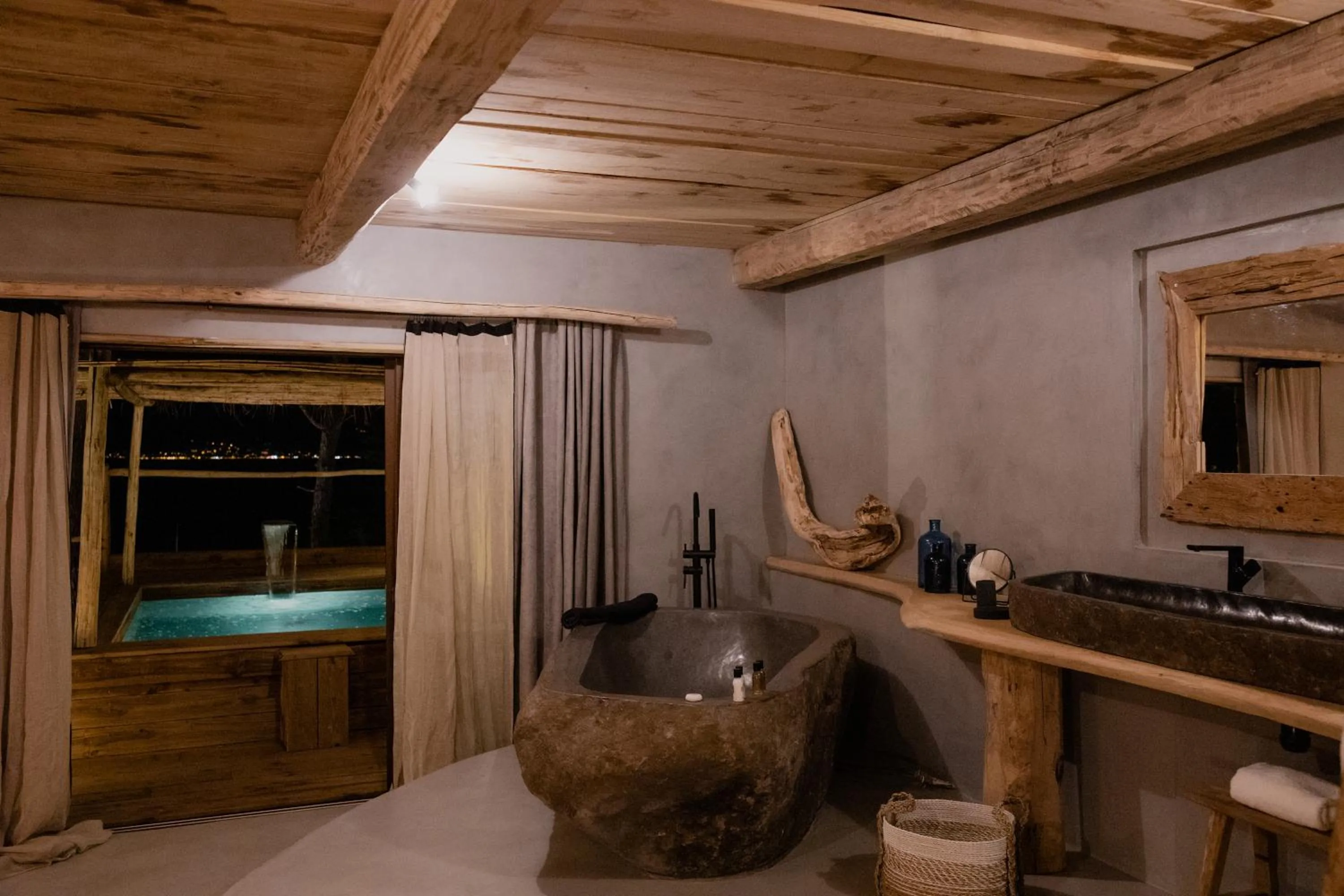 Hot Tub in Lagnonu
