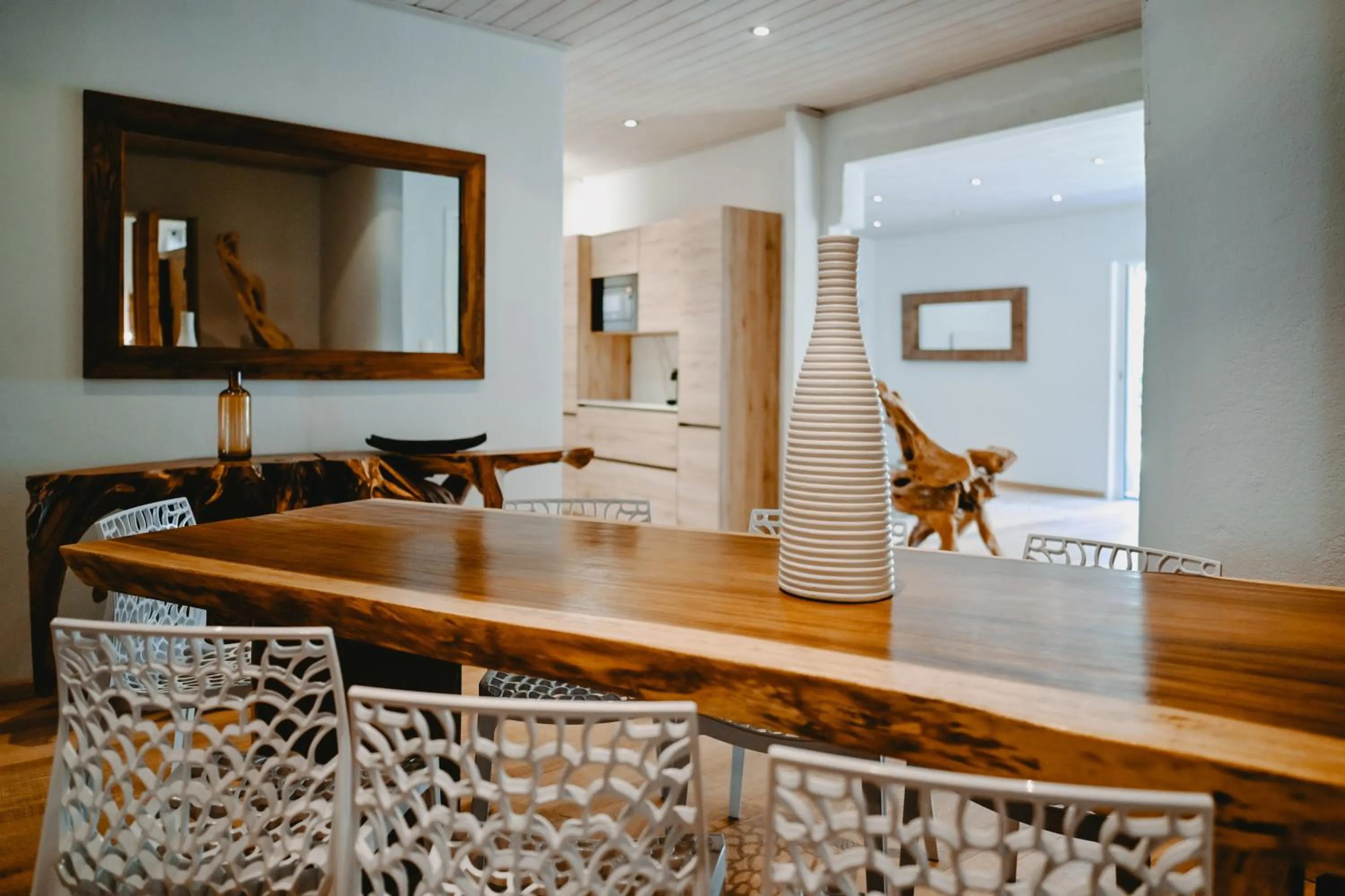 Dining area in Lagnonu