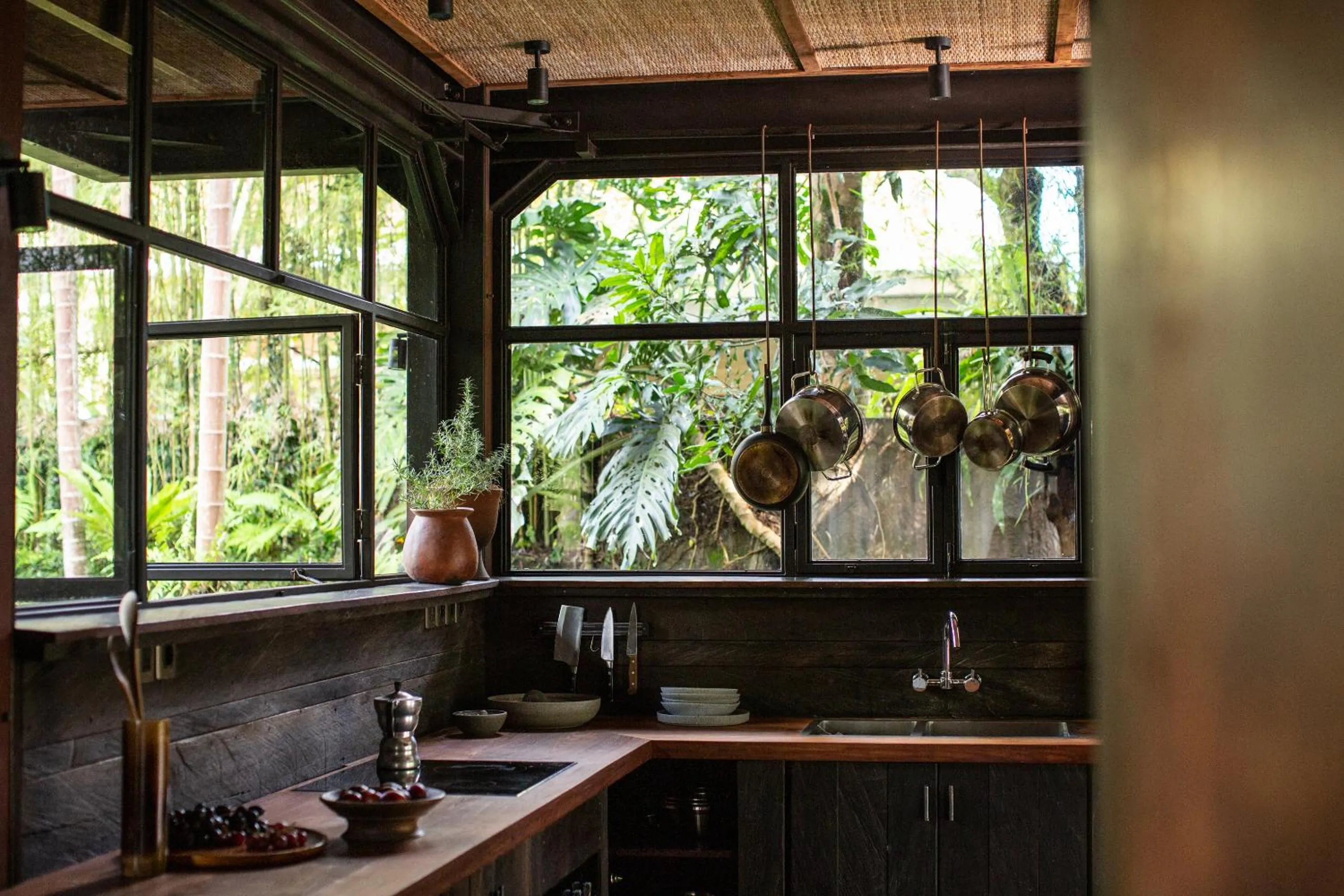 Kitchen or kitchenette in Rumah Hujan