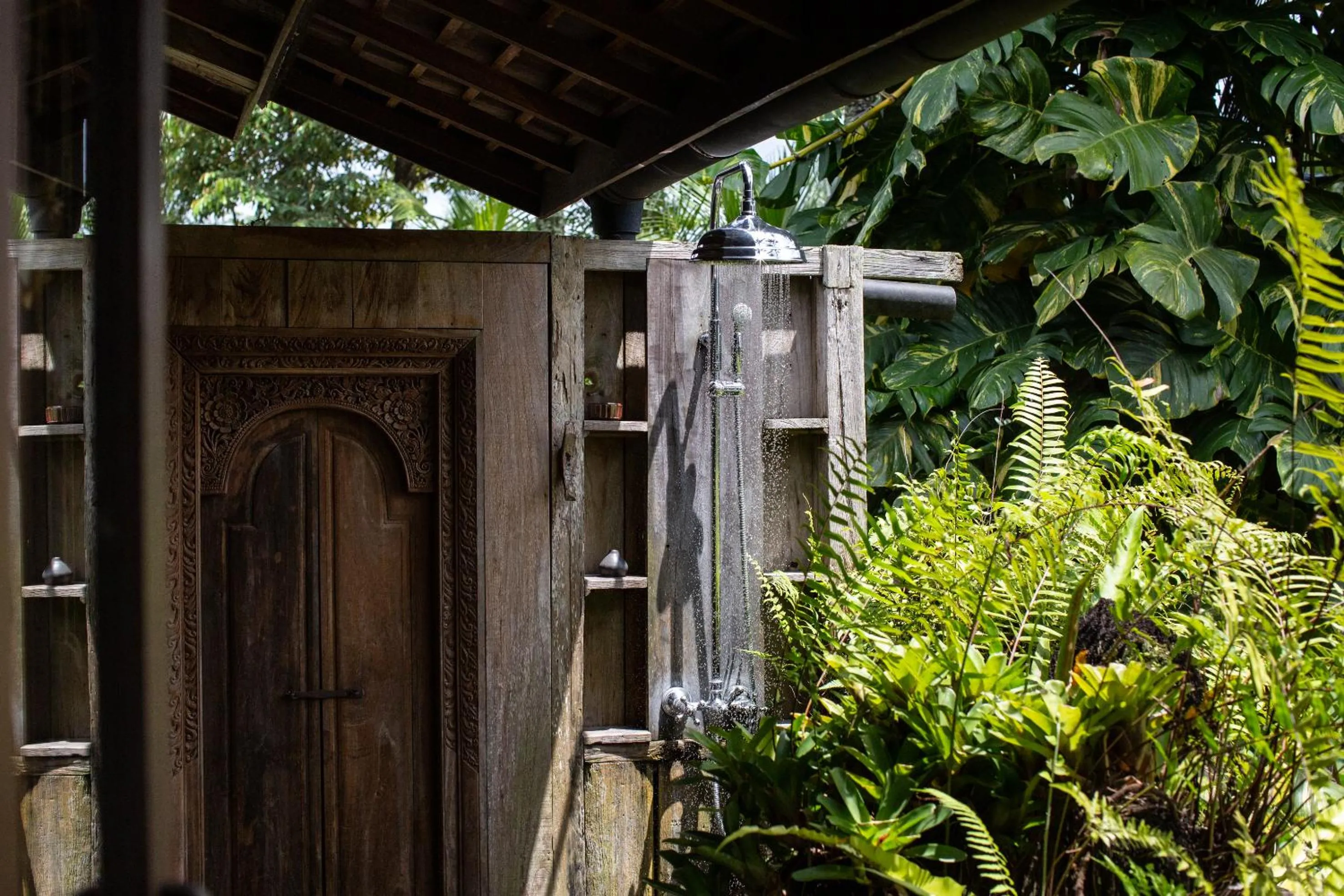 Shower in Rumah Hujan