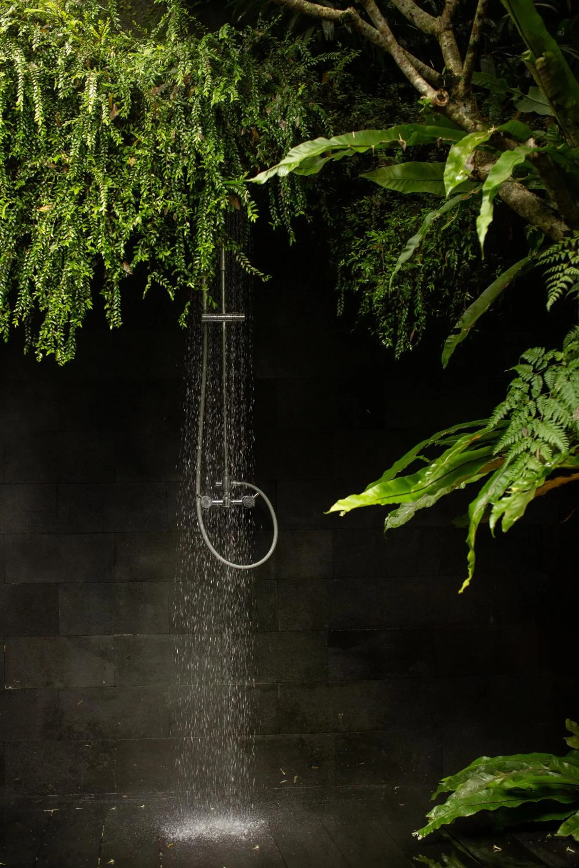 Shower in Rumah Hujan