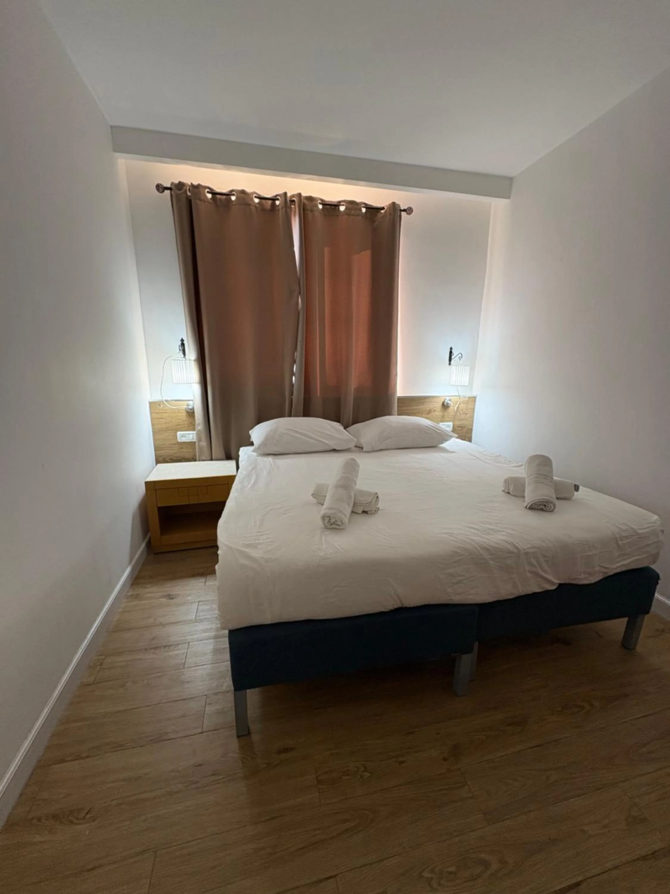 Bed in Soho Eilat