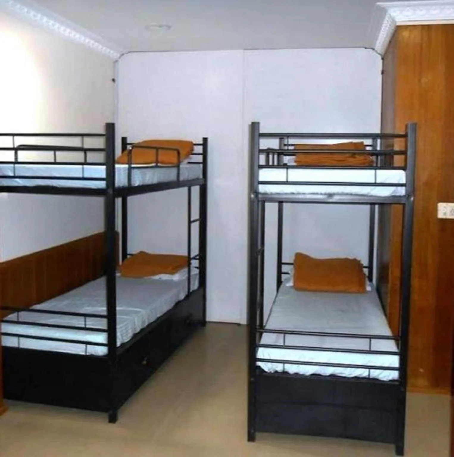 Bedroom, Bed in RJ Inn