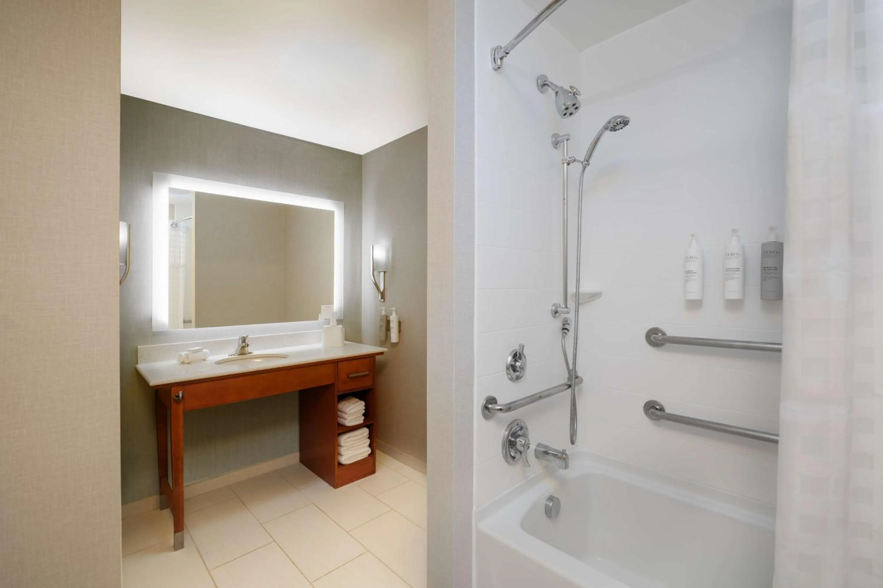 Shower in Homewood Suites by Hilton Gateway Hills Nashua
