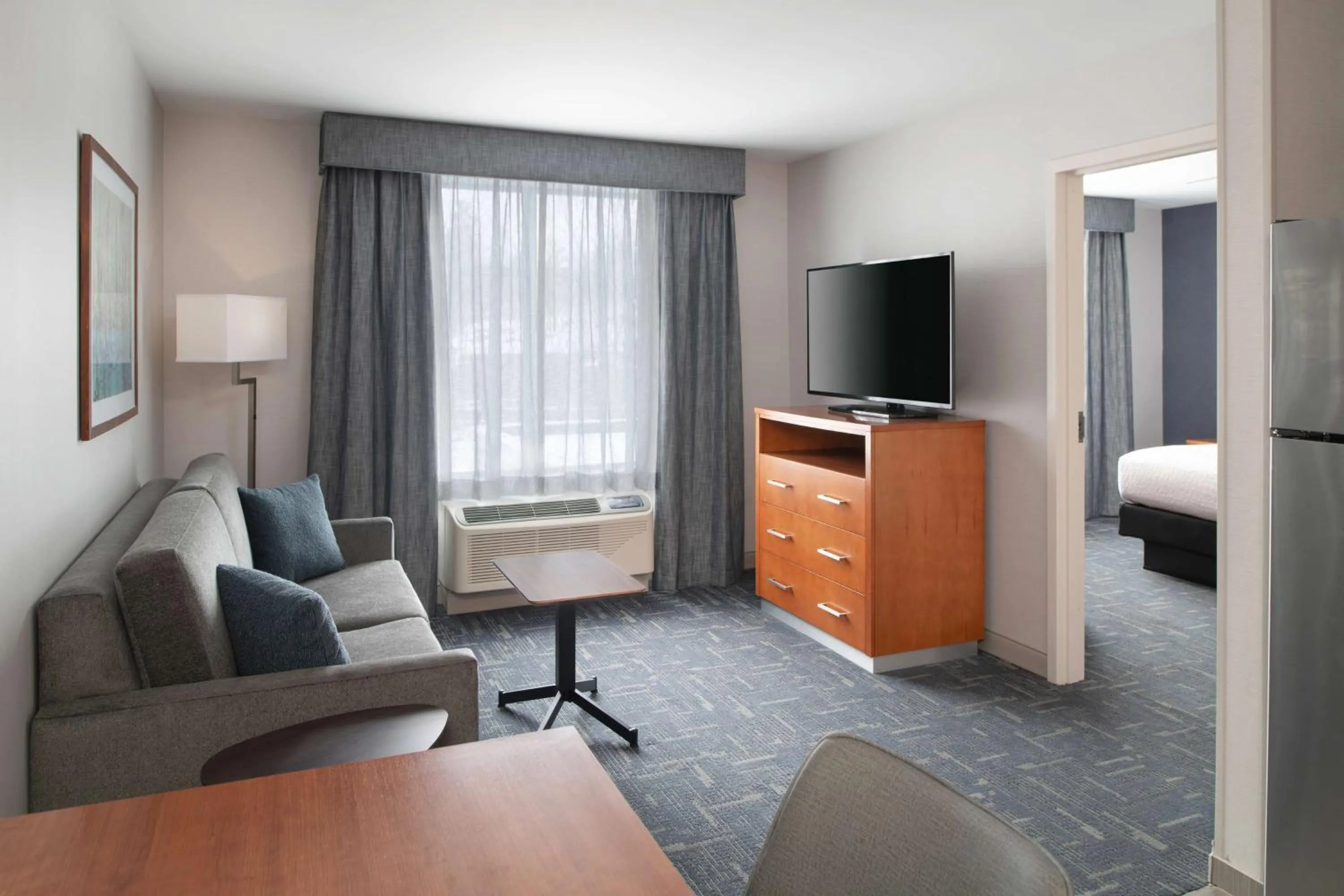 TV and multimedia in Homewood Suites by Hilton Gateway Hills Nashua