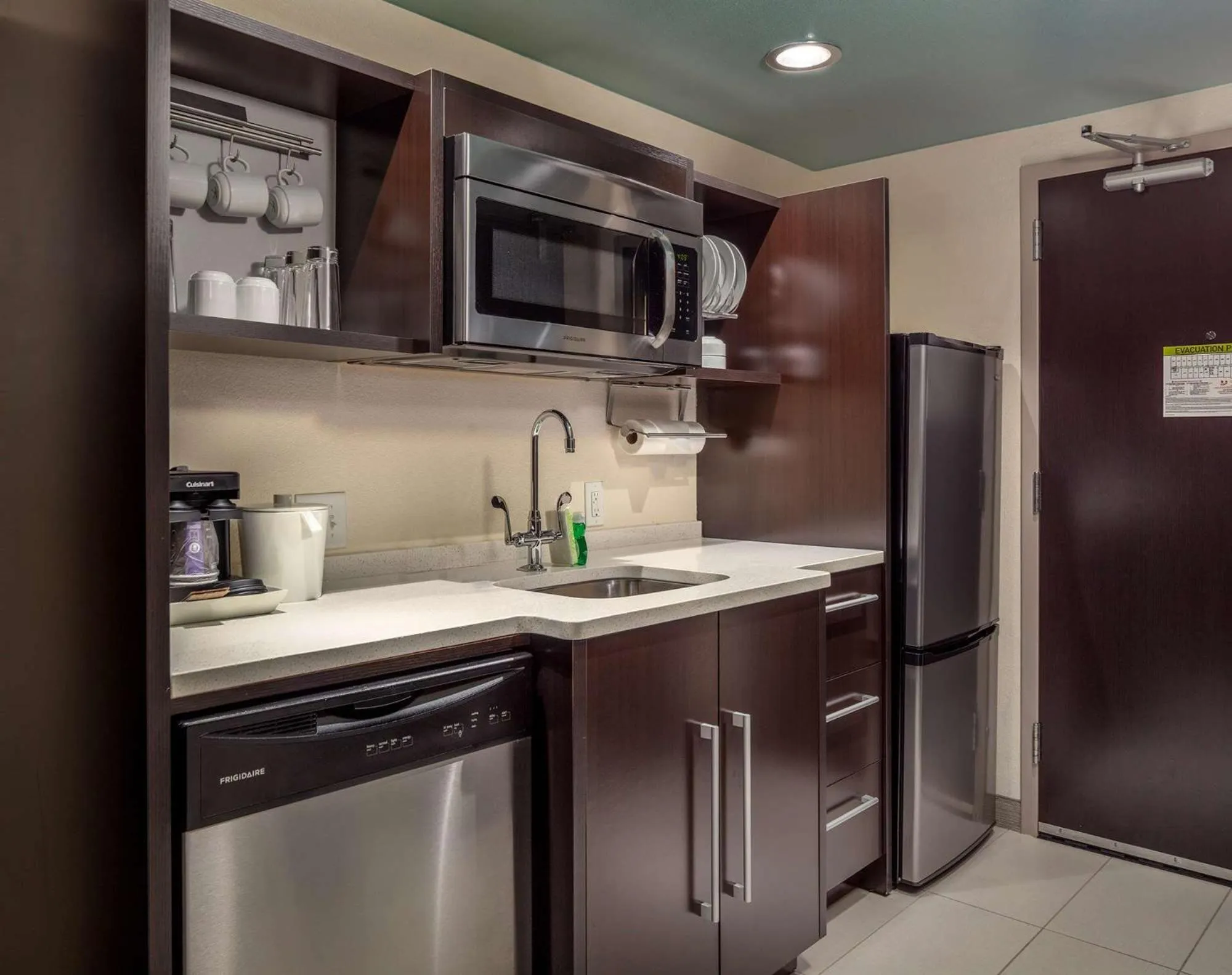 Kitchen or kitchenette in Home2 Suites by Hilton Little Rock West